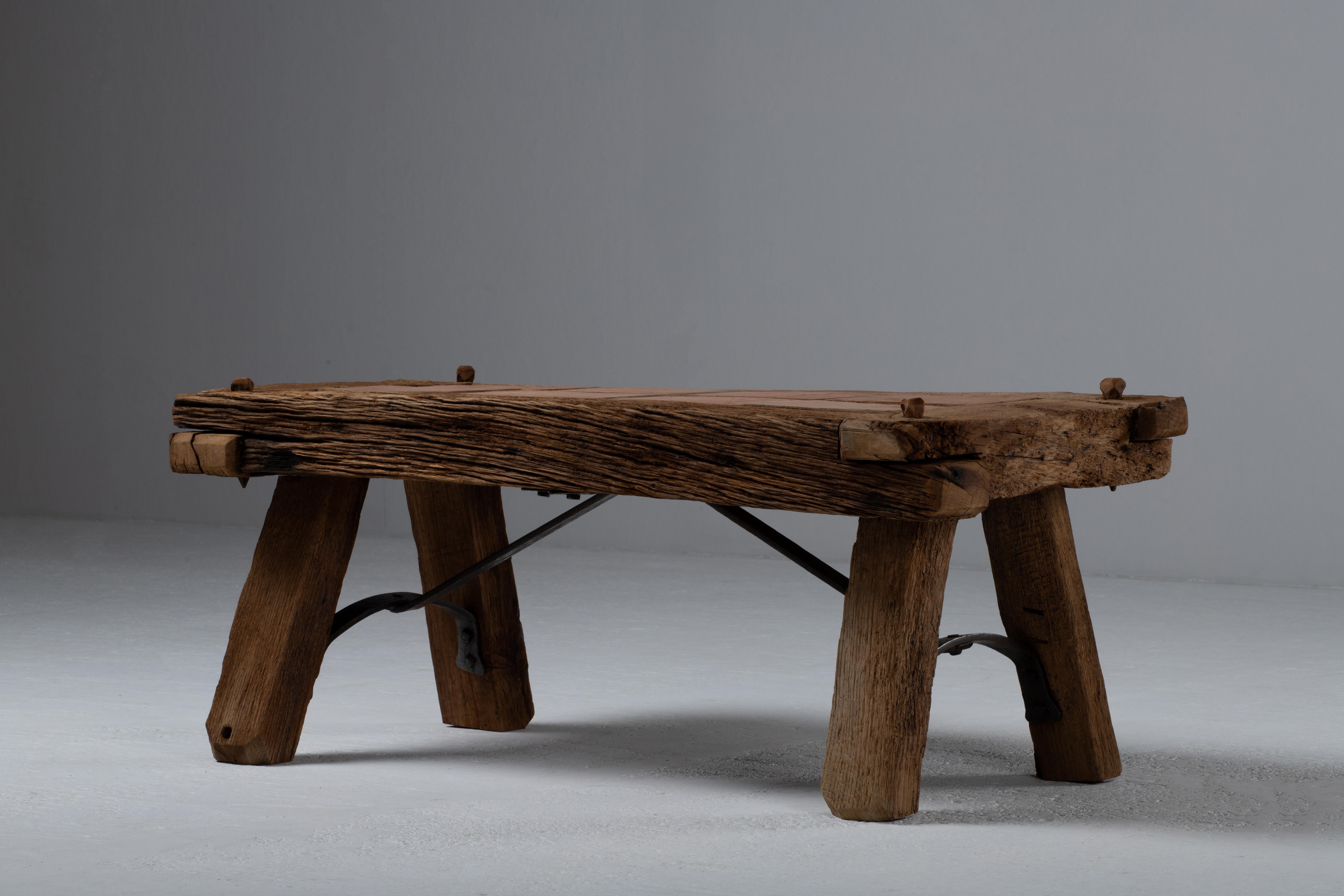 Table basse brutaliste française, années 1940, France en vente 1