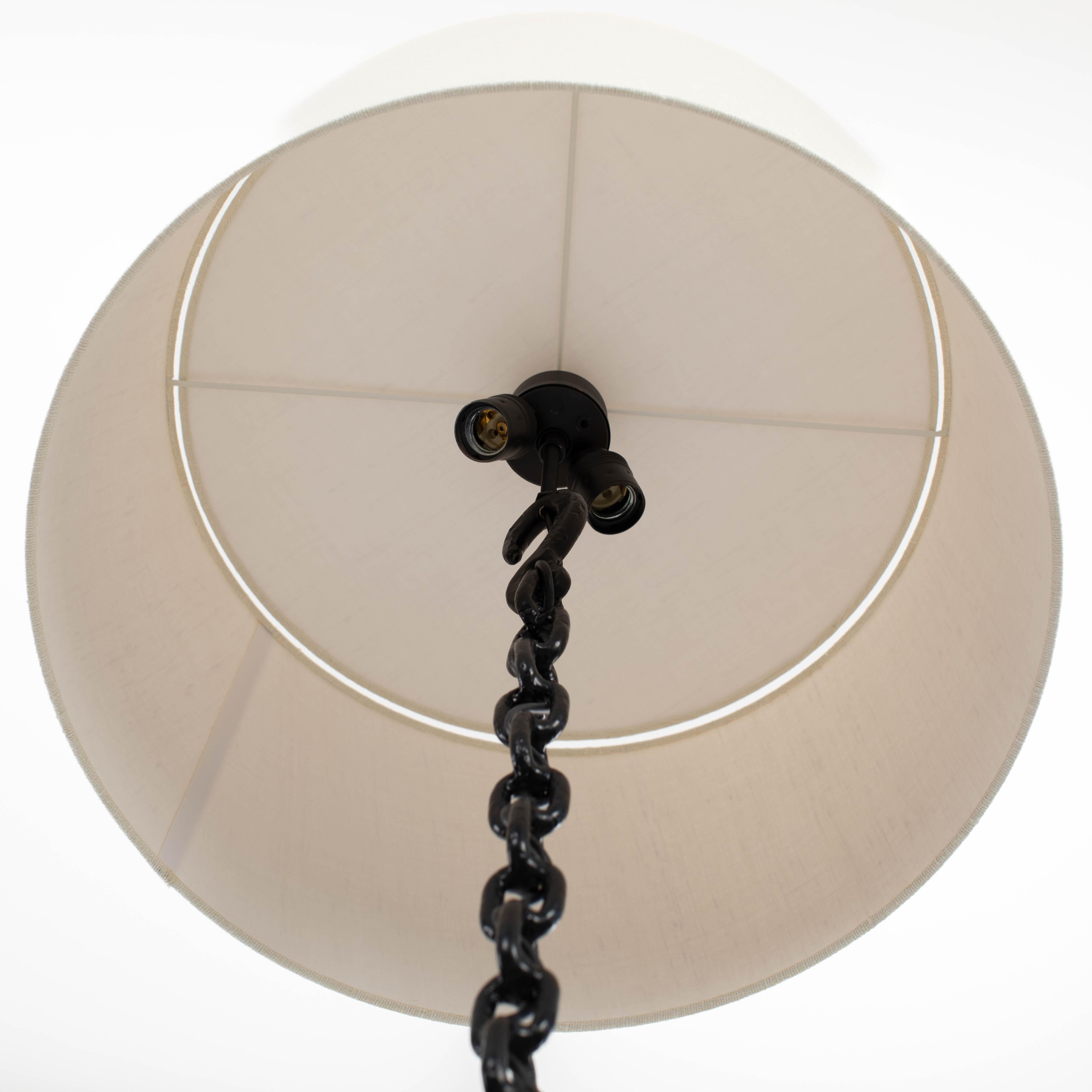 French Brutalist Mid-Century Black Iron Chain Floor Lamp White Silk Shade 1960s In Good Condition For Sale In Salzburg, AT