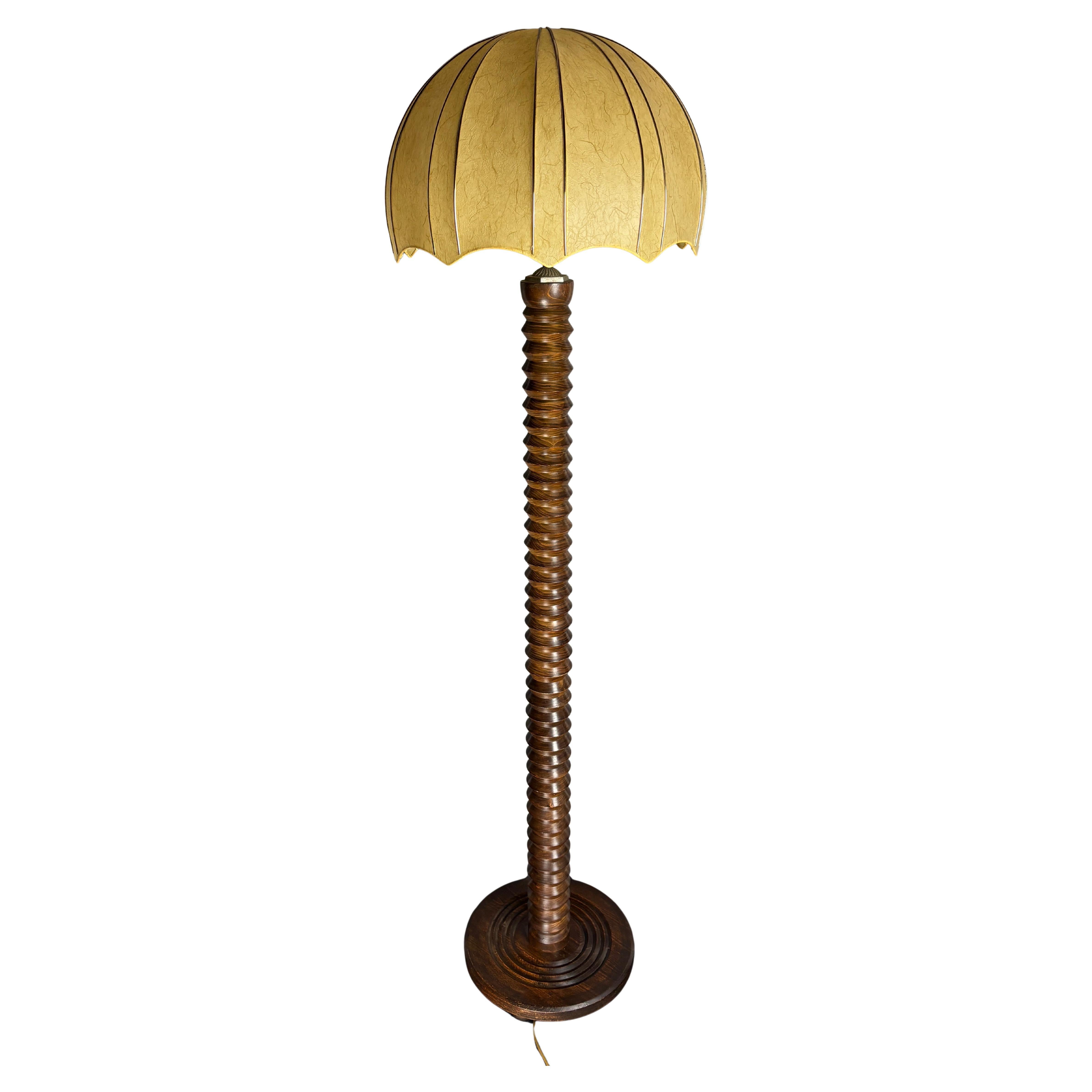 Lampadaire cocon brutaliste français du milieu du siècle en bois tourné, style Charles Dudouyt