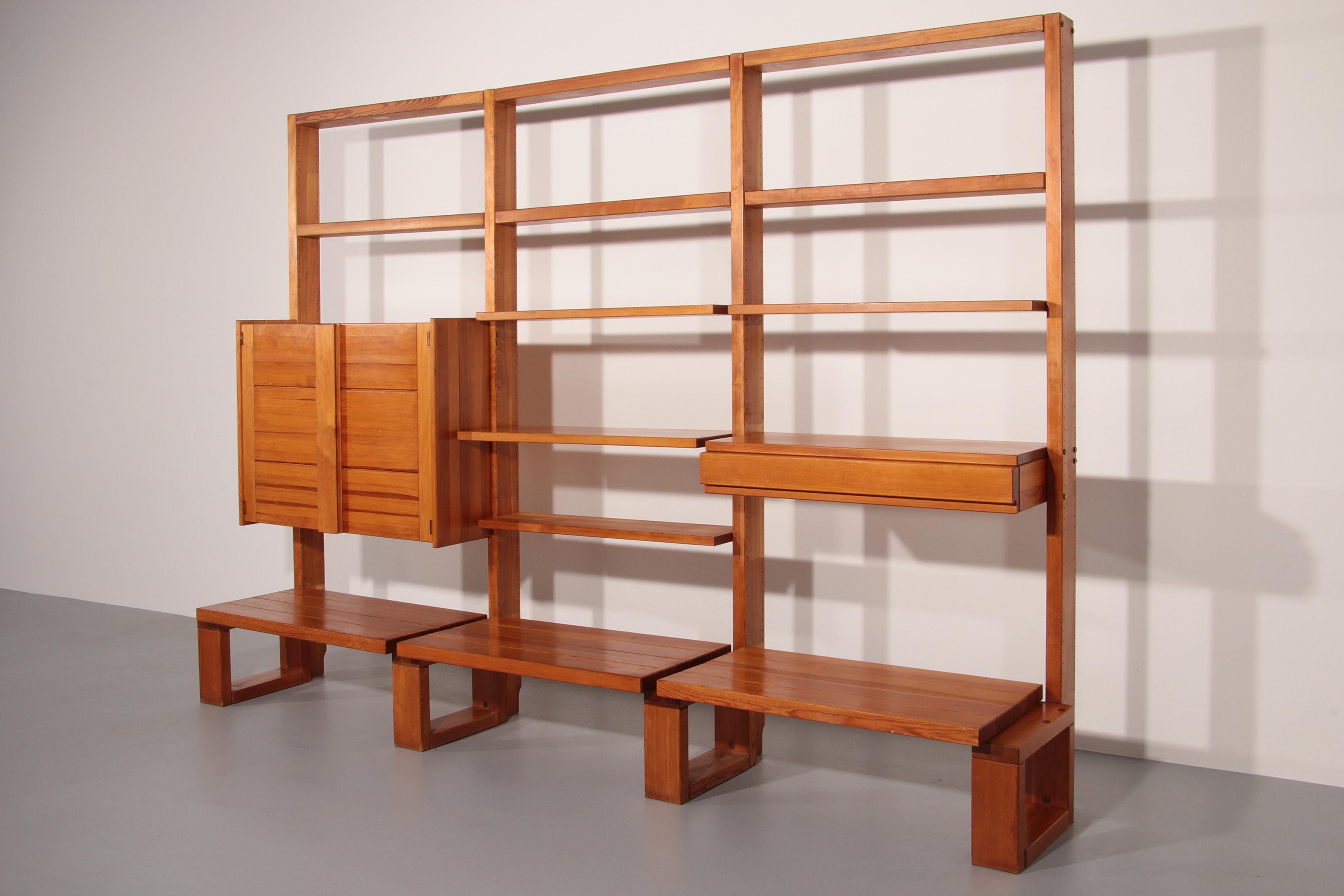 Mid-Century Modern Système mural modulaire brutaliste français - Elegance industrielle, vers 1950 en vente