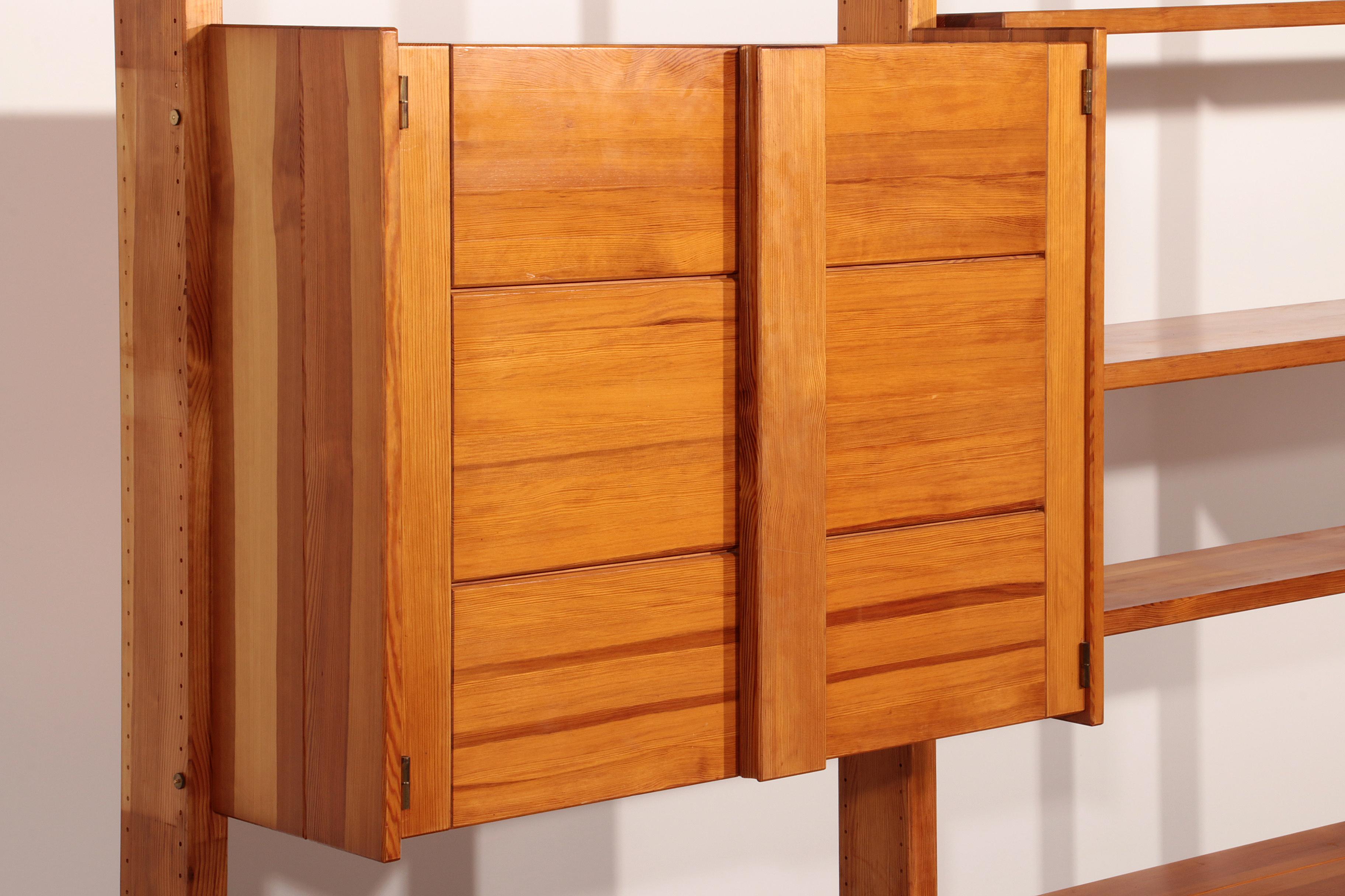Cuir Système mural modulaire brutaliste français - Elegance industrielle, vers 1950 en vente
