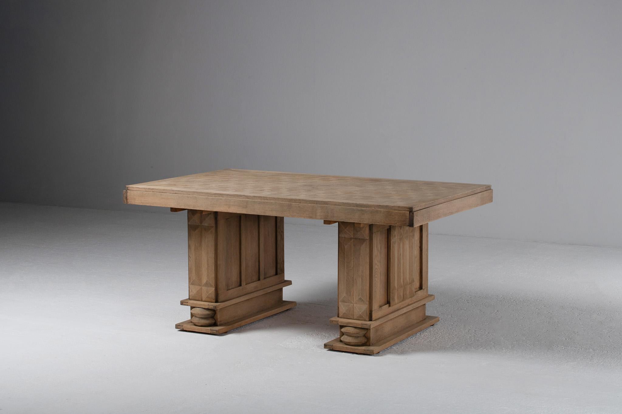 Brutalisme Table de salle à manger brutaliste française, années 1940 en vente