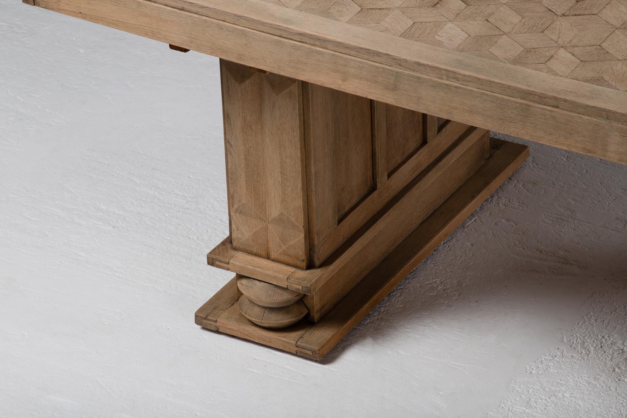 Chêne Table de salle à manger brutaliste française, années 1940 en vente