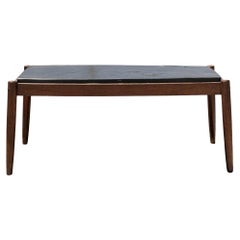 Table basse de style brutaliste français Pierre Chapo avec plateau en ardoise