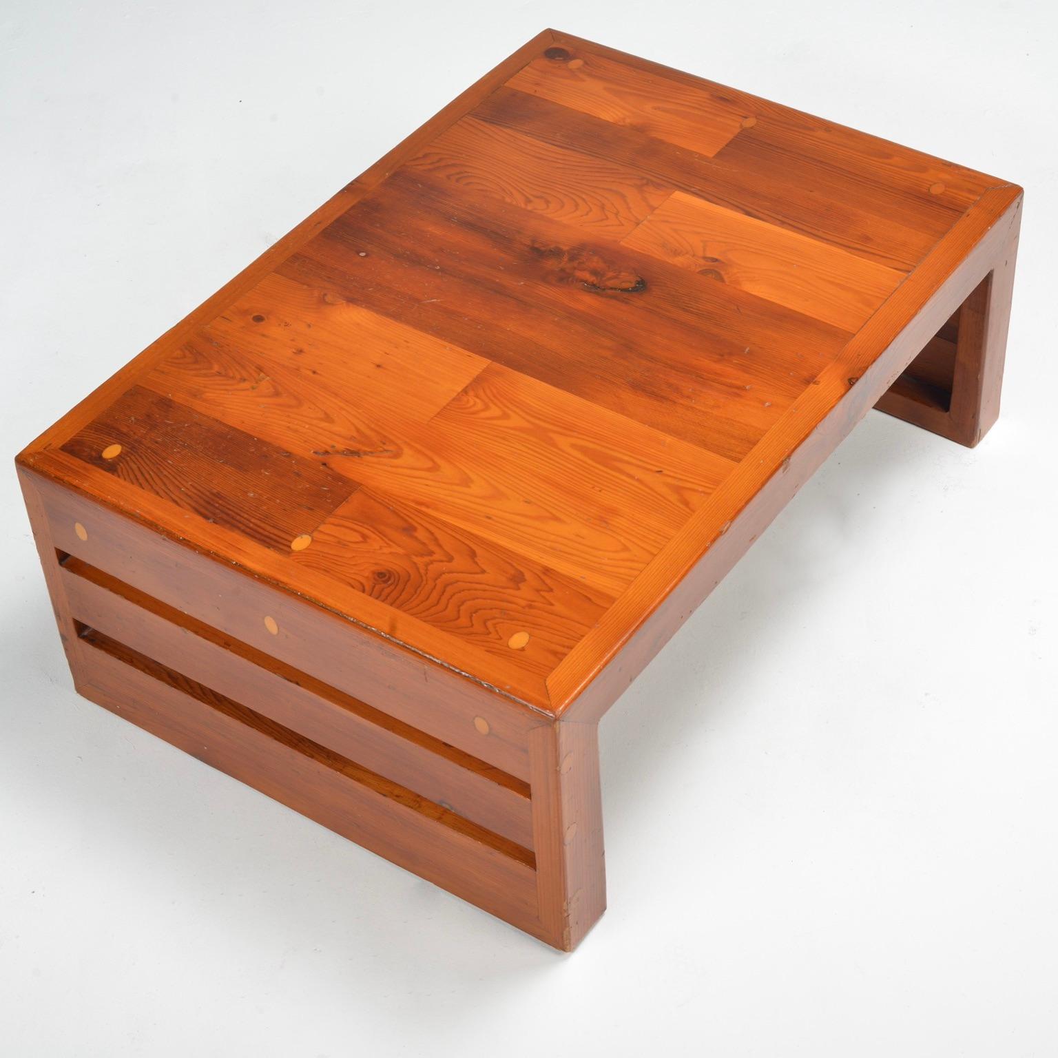Mesa baja francesa de pino brutalista en Bueno estado para la venta en Los Angeles, CA