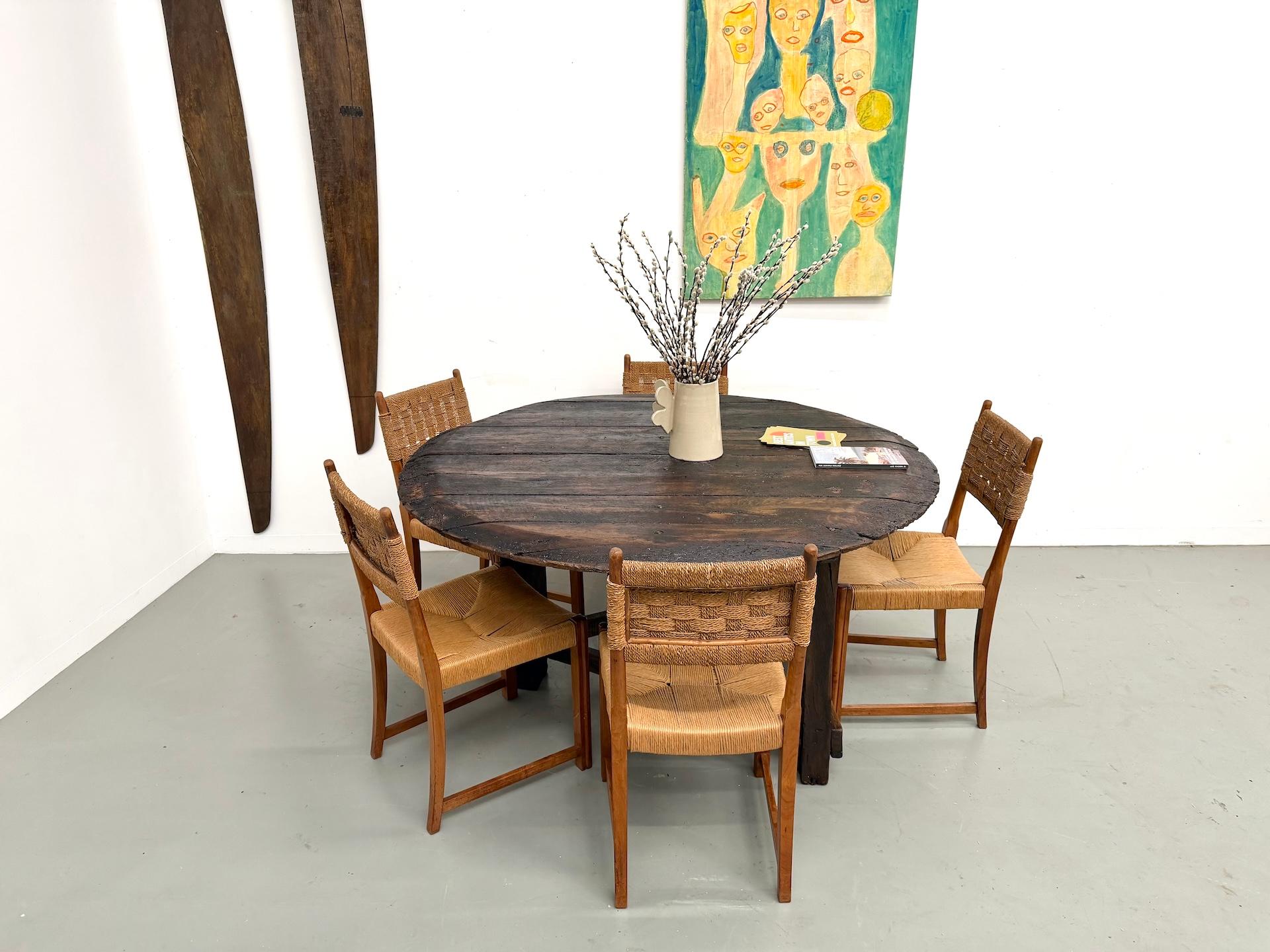 Brutalist French brutalist popular-art round oak table, CIRCA 1880 For Sale