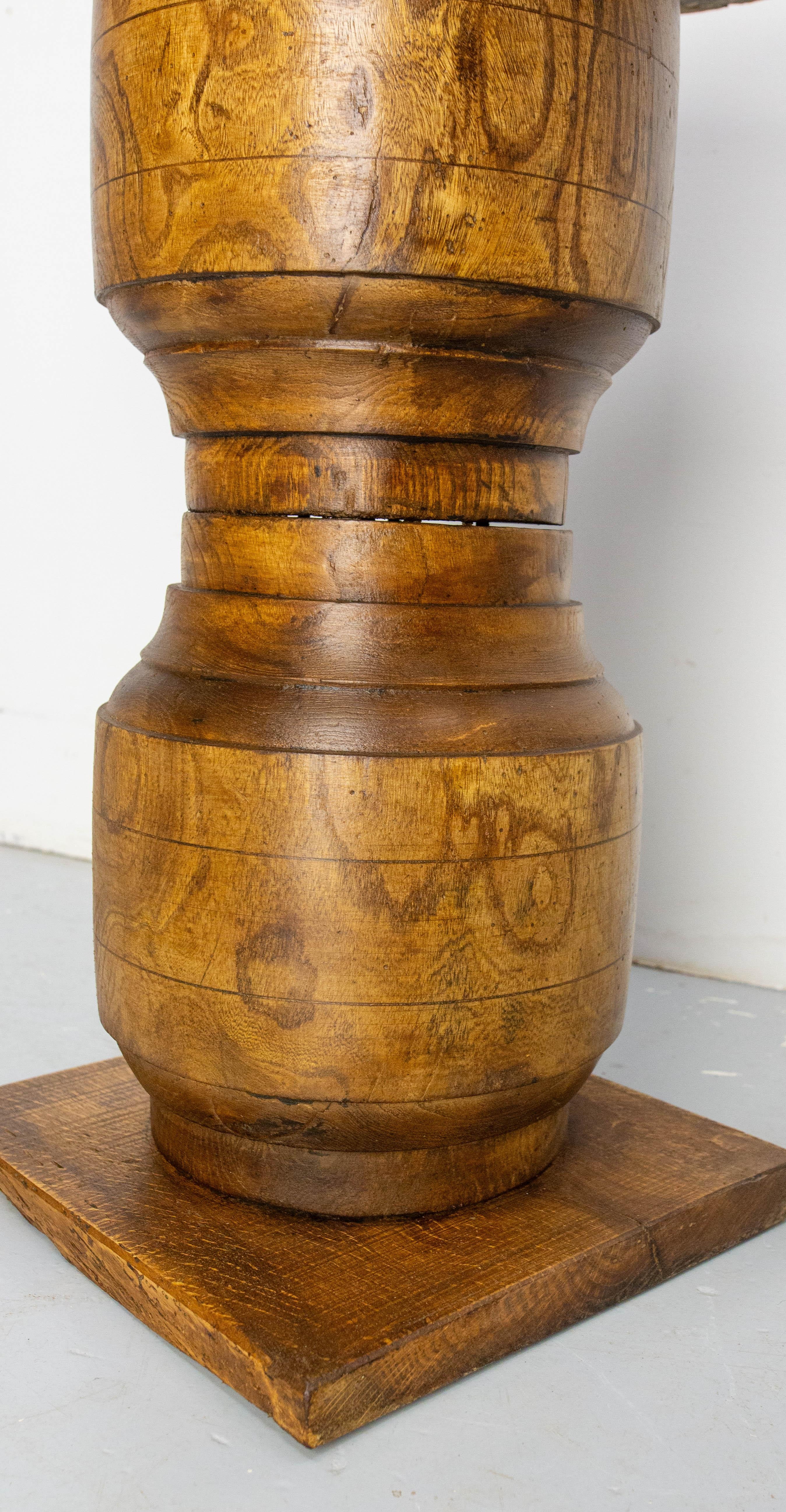 French Brutalist Side Table Elm Wood Hubs Pedestal, circa 1940 im Angebot 2