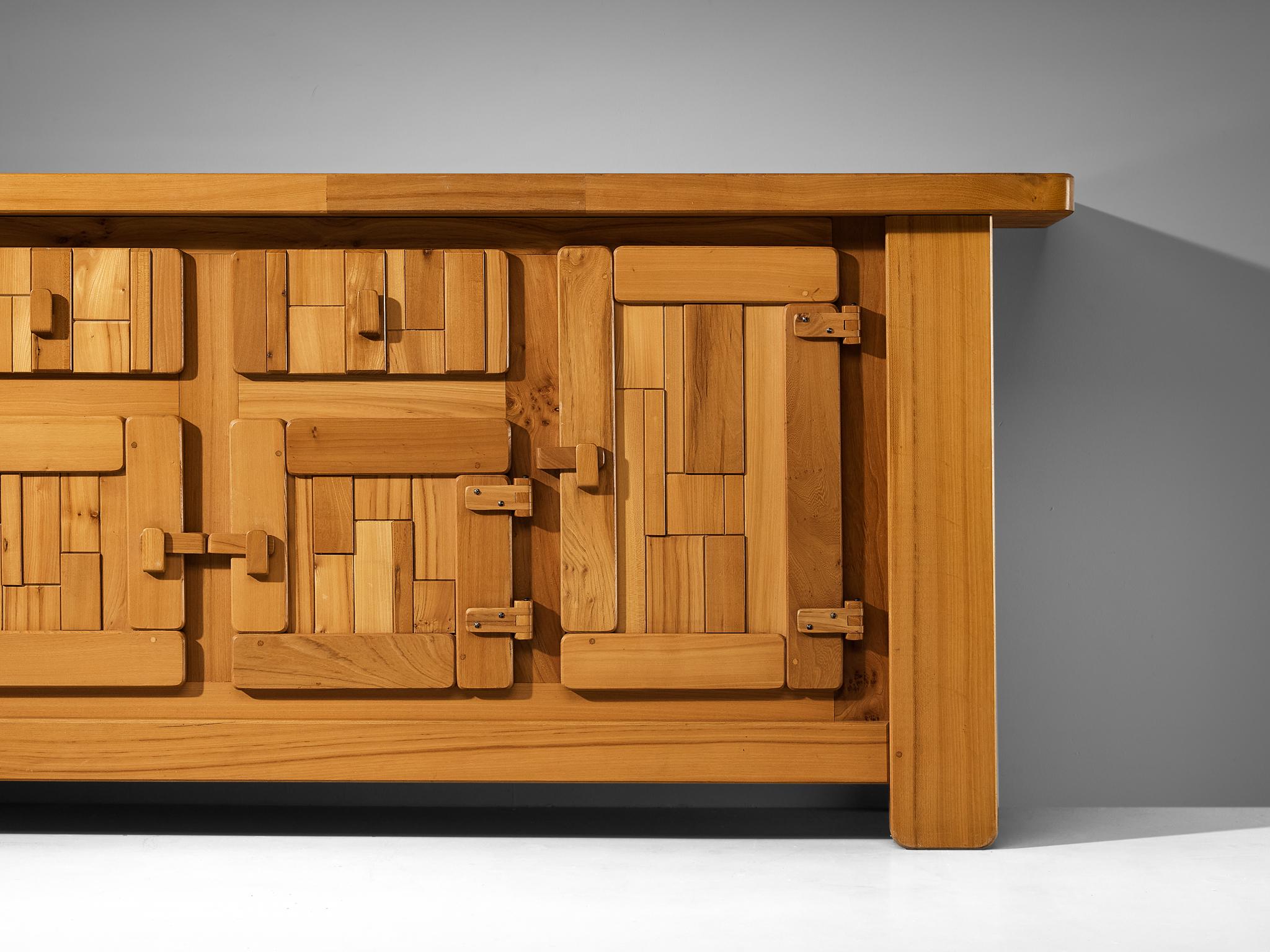 French Brutalist Sideboard with Graphic Doors in Solid Elm For Sale 1
