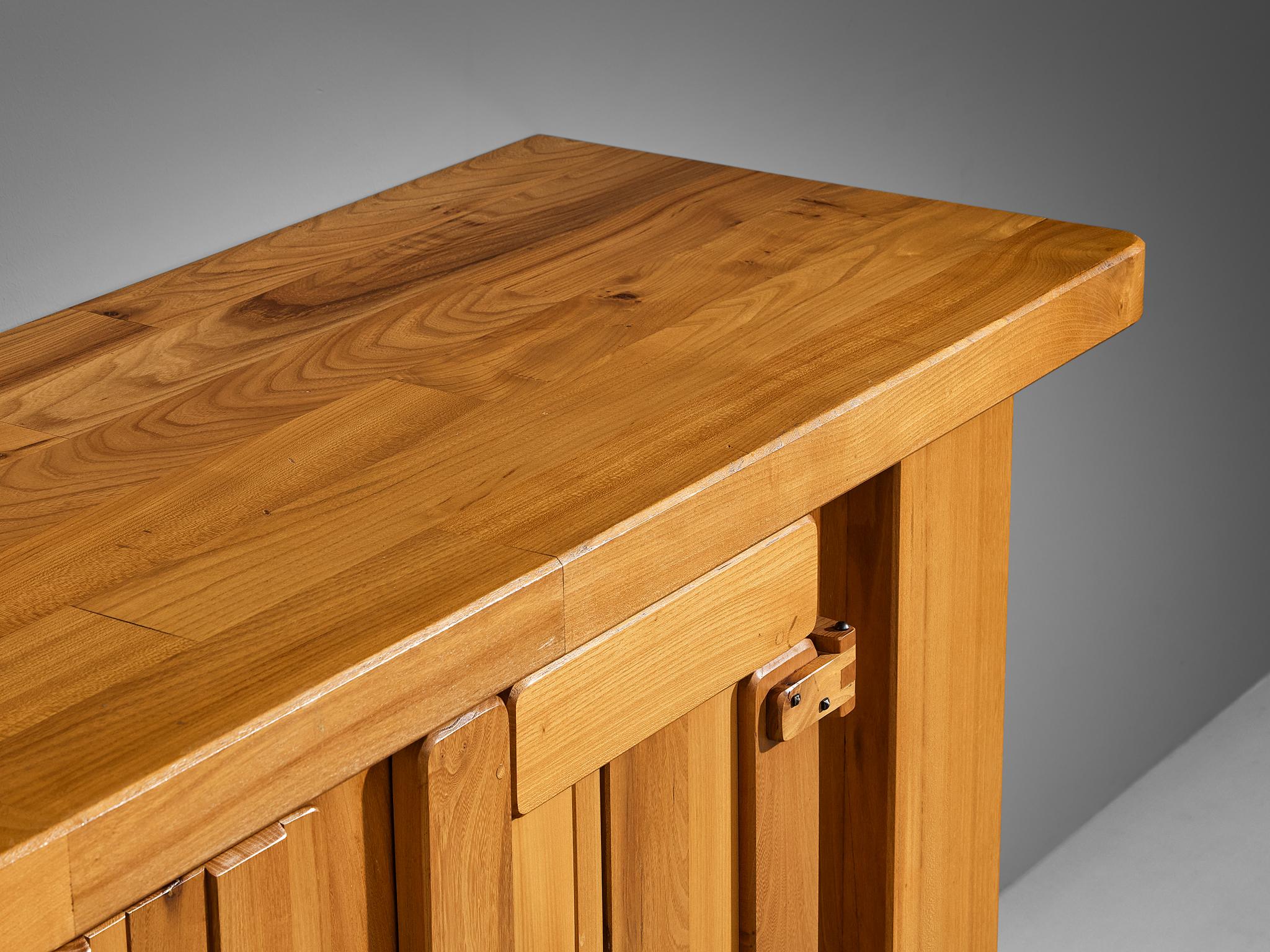 French Brutalist Sideboard with Graphic Doors in Solid Elm For Sale 3
