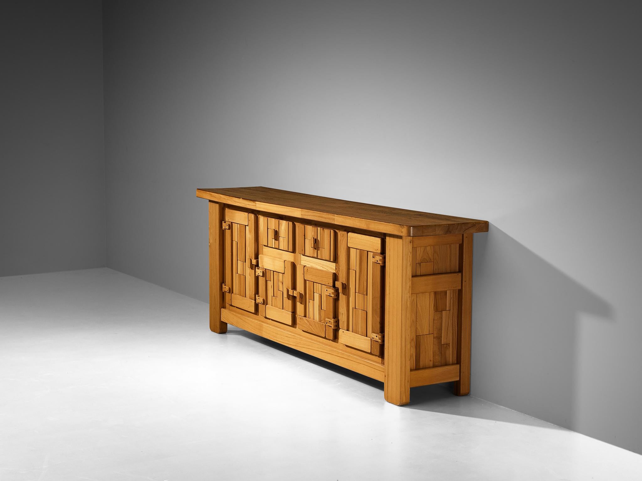 French Brutalist Sideboard with Graphic Doors in Solid Elm For Sale 4