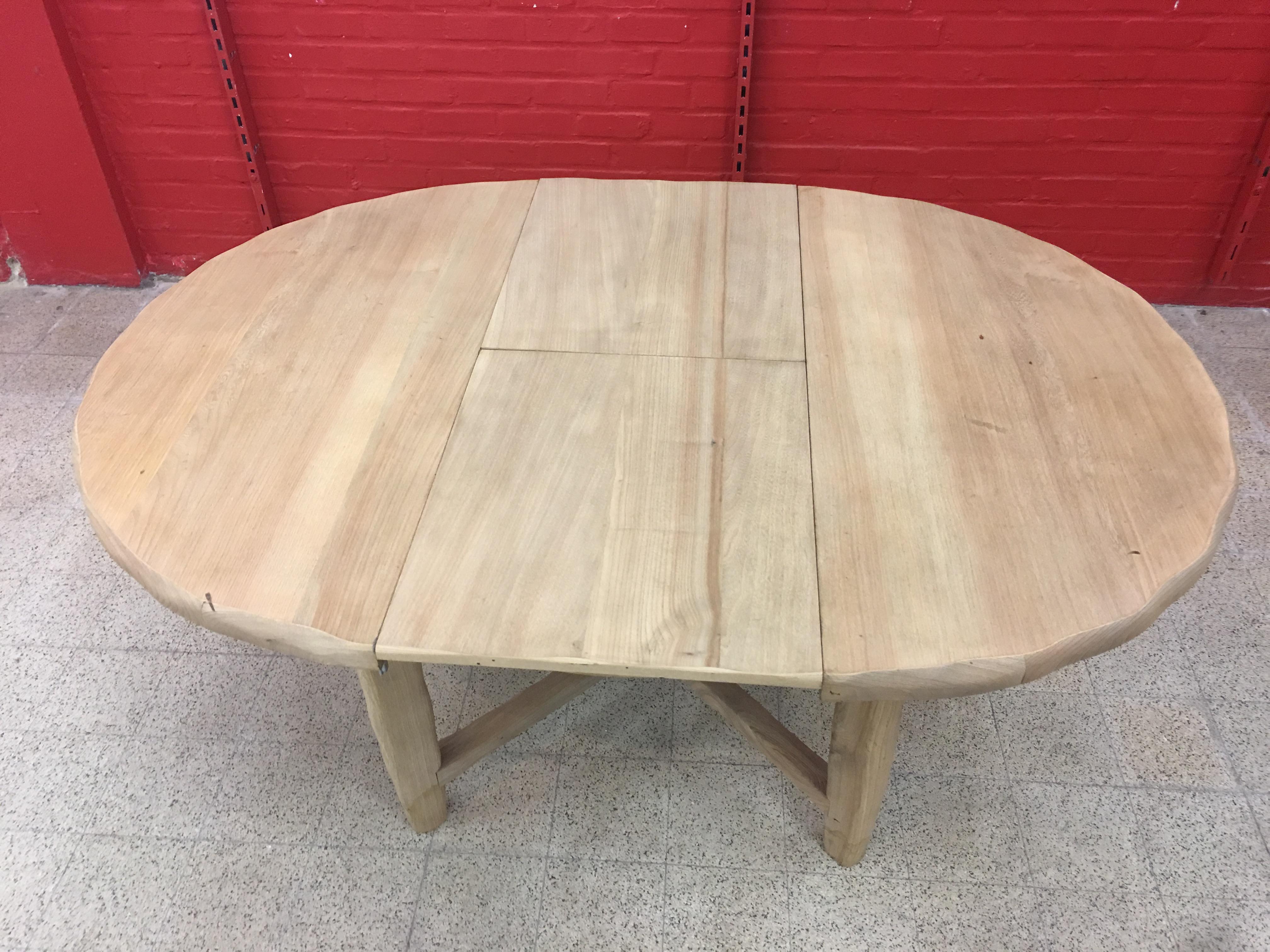 French Brutalist Table in Solid Elm, circa 1950-1960 For Sale 4