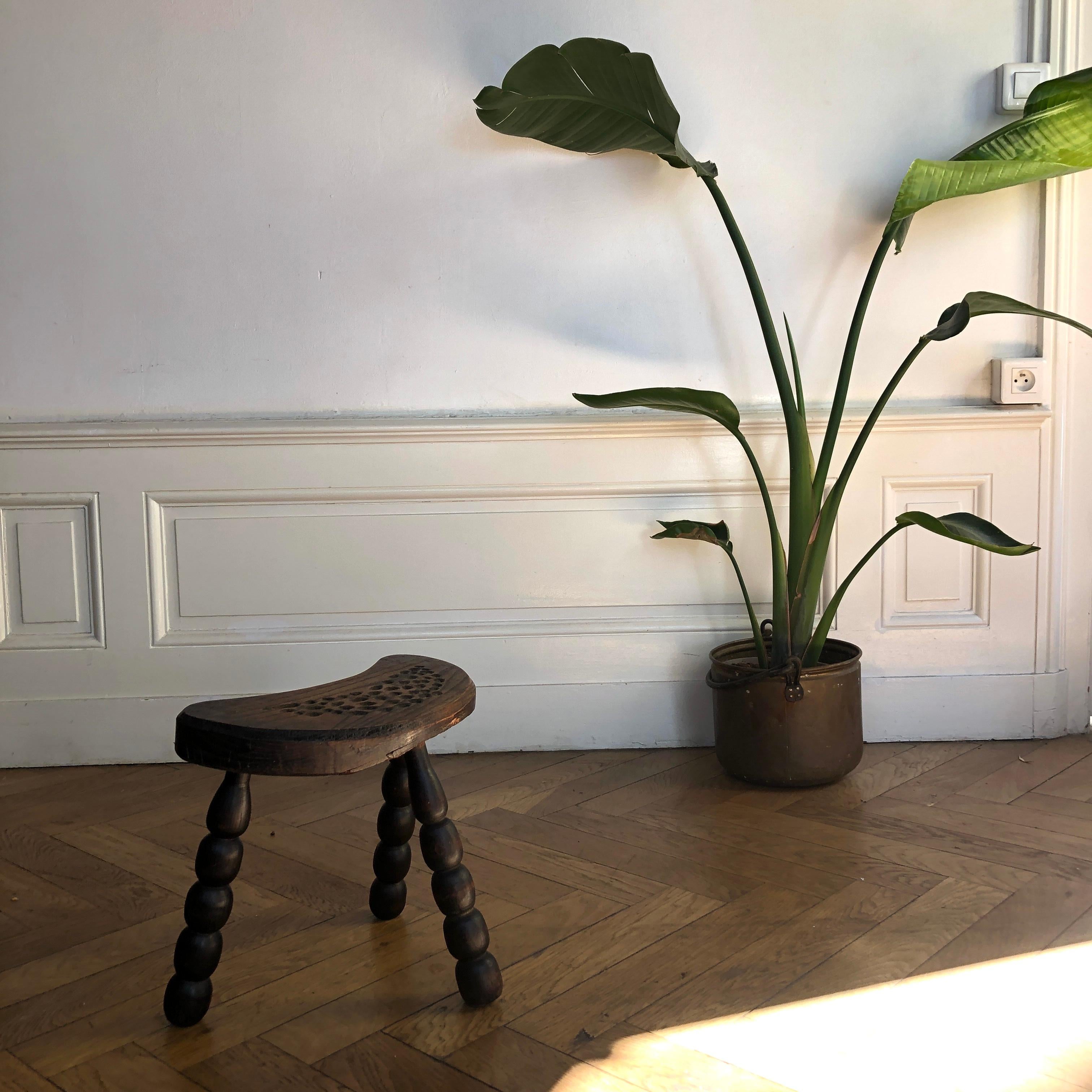 French Brutalist Tripod Stool In Good Condition In LYON, FR