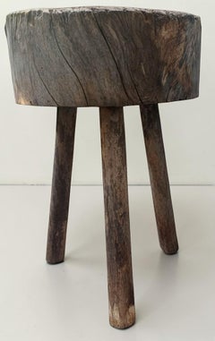 Französischer Hocker im brutalistischen Stil, Sitz aus massivem Holzstamm, 1950er Jahre