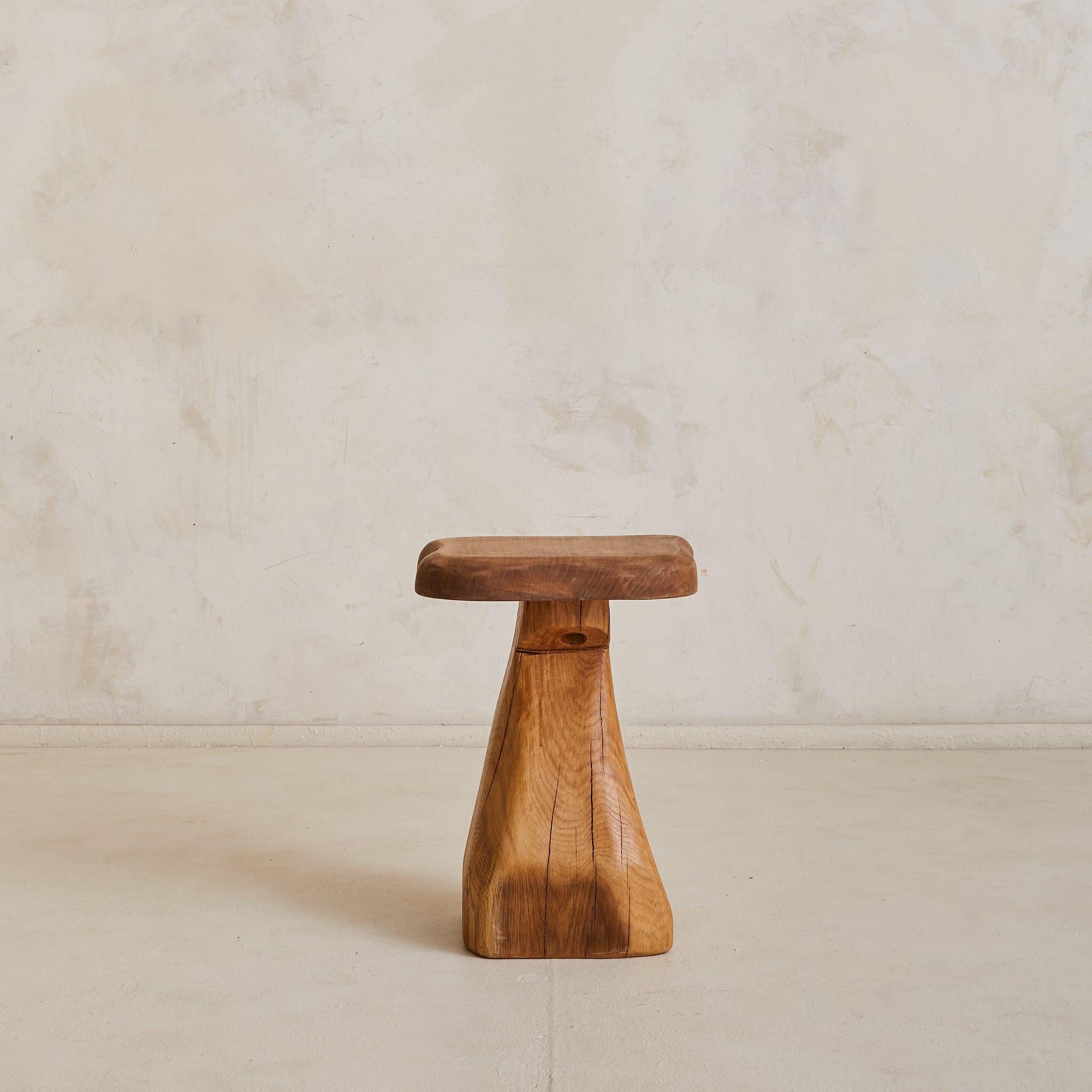 French Brutalist Wood Stool No. 02 by Richard Lecompte, 1970s en Bueno estado para la venta en Chicago, IL