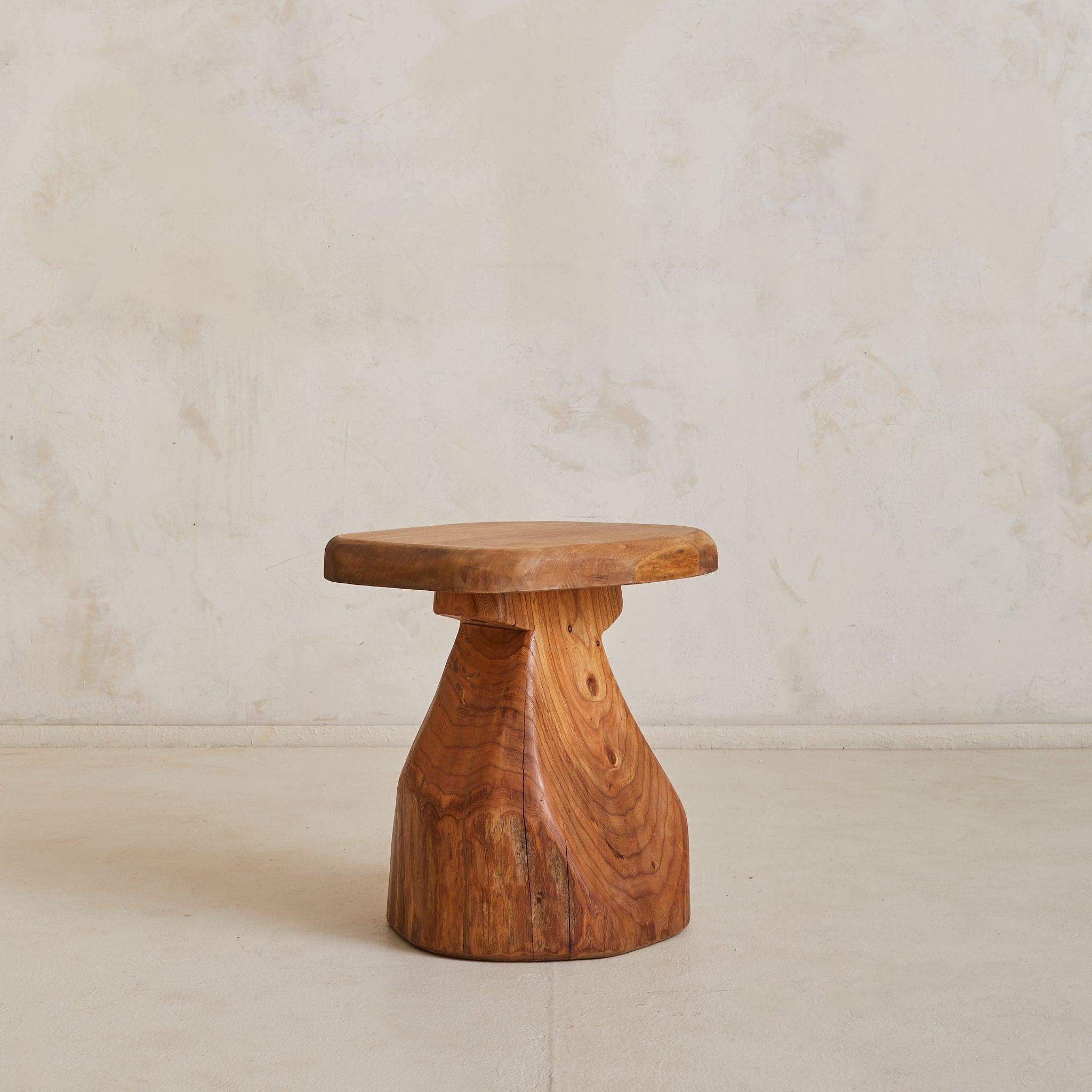 French Brutalist Wood Stool No. 04 by Richard Lecompte, 1970s finales del siglo XX en venta