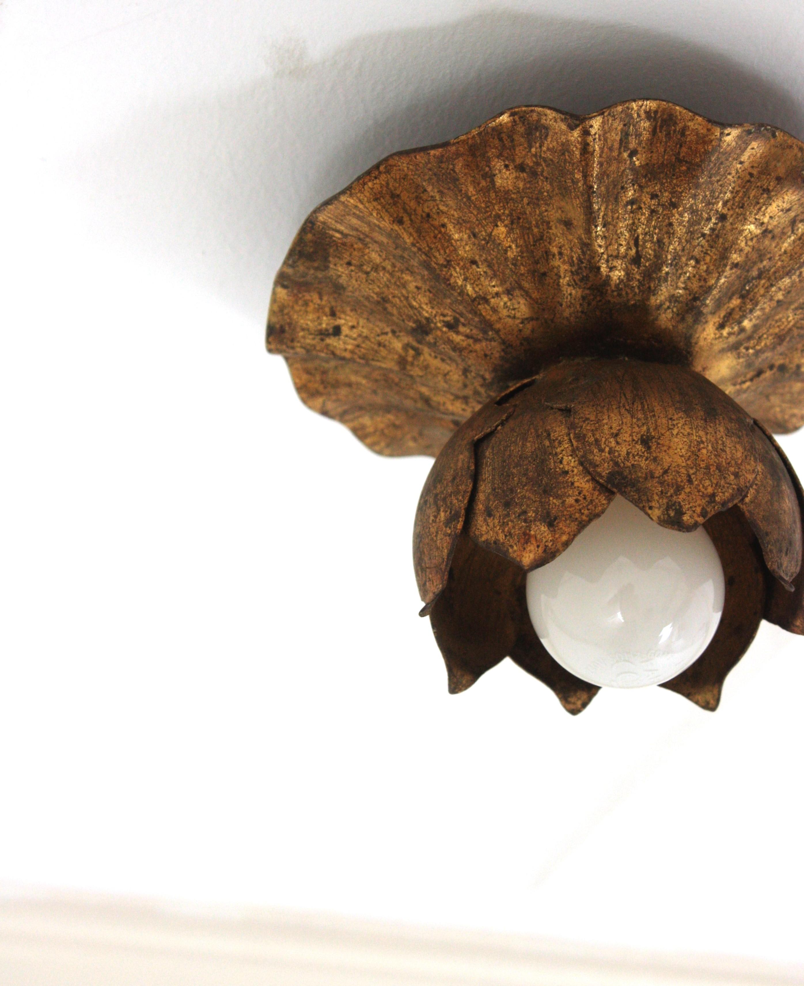 French Bud Flower Flush Mount Light Fixture in Gilt Iron In Good Condition In Barcelona, ES