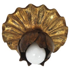 Flor de capullo francesa Empotrable de hierro dorado