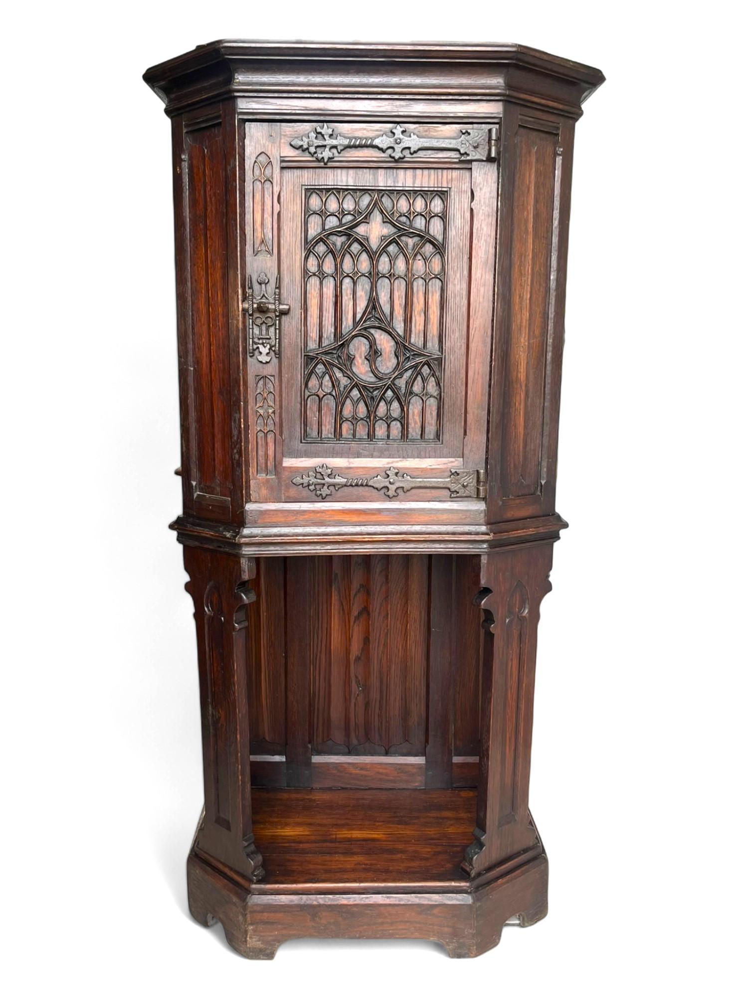French Buffet / Cabinet / Credenza / Dresser - Gothic Revival - France 19th For Sale 6