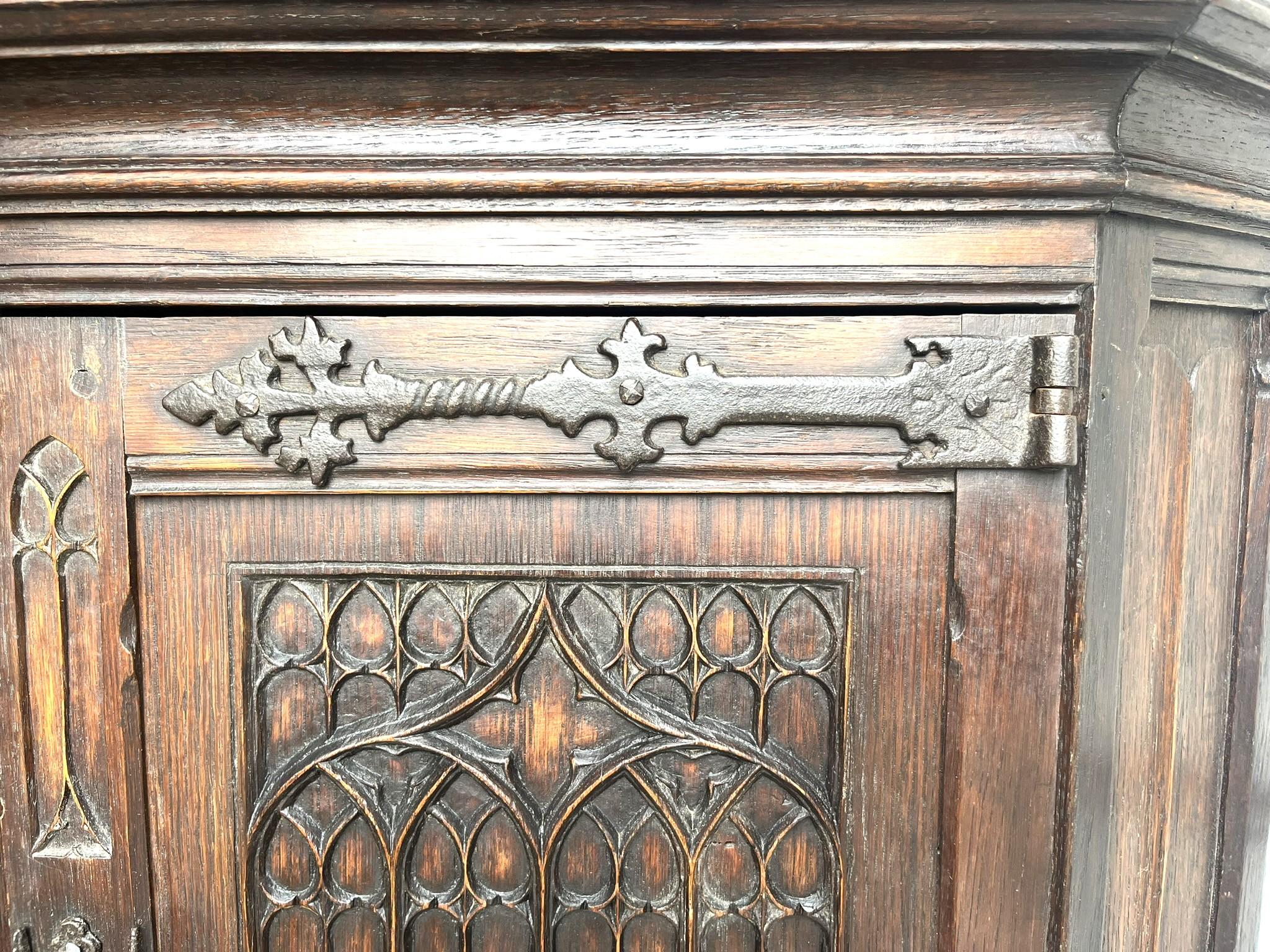 French Buffet / Cabinet / Credenza / Dresser - Gothic Revival - France 19th For Sale 3