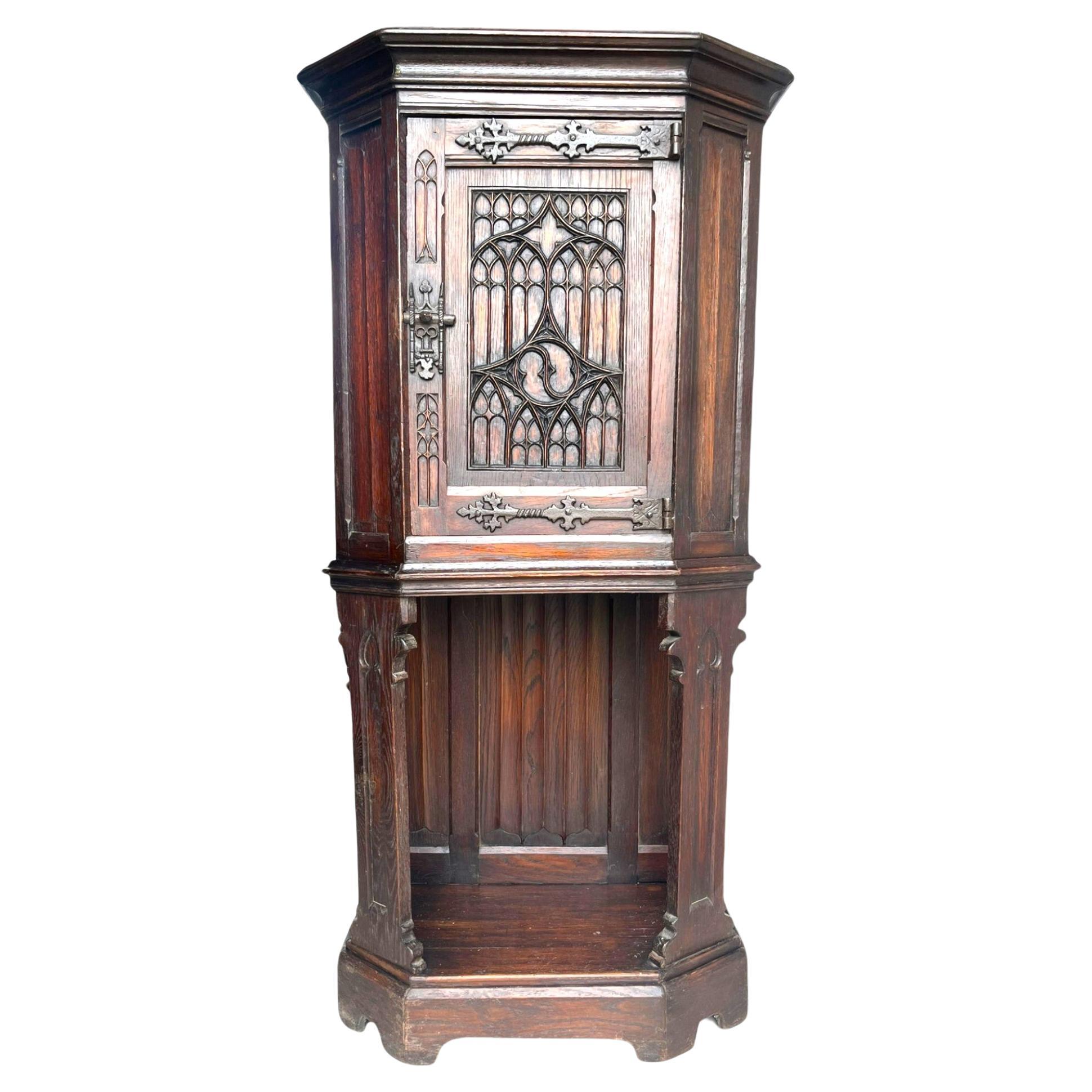 French Buffet / Cabinet / Credenza / Dresser - Gothic Revival - France 19th For Sale