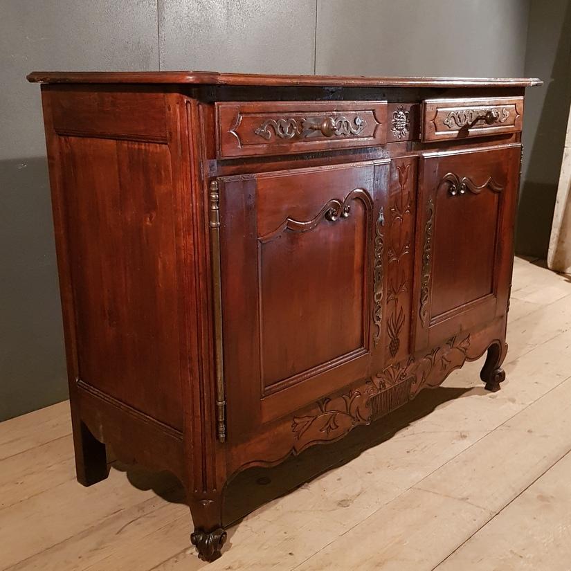 19th century French cherry buffet, 1880

Dimensions:
53 inches (135 cms) wide
22 inches (56 cms) deep
40.5 inches (103 cms) high.

 