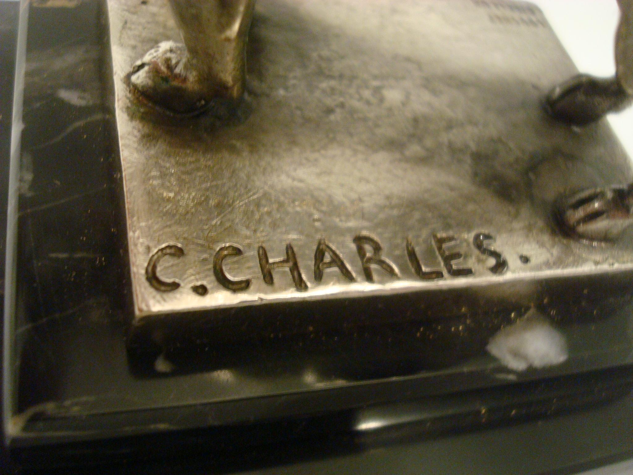 Sculpture / presse-papiers en bronze argenté représentant un bulldog français signé C. Charles  Bon état à Buenos Aires, Olivos