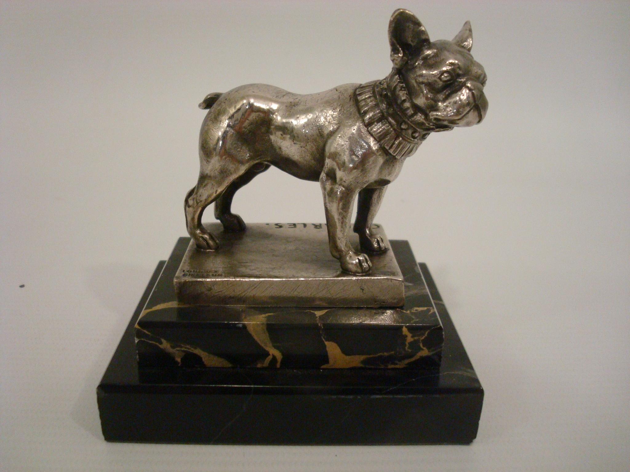 Bronze Sculpture / presse-papiers en bronze argenté représentant un bulldog français signé C. Charles 