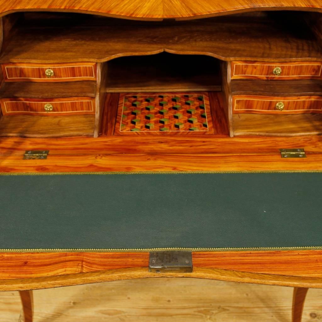 French Bureau in Inlaid Walnut, Rosewood, Maple, Tulipwood and Fruitwood In Good Condition In Vicoforte, Piedmont