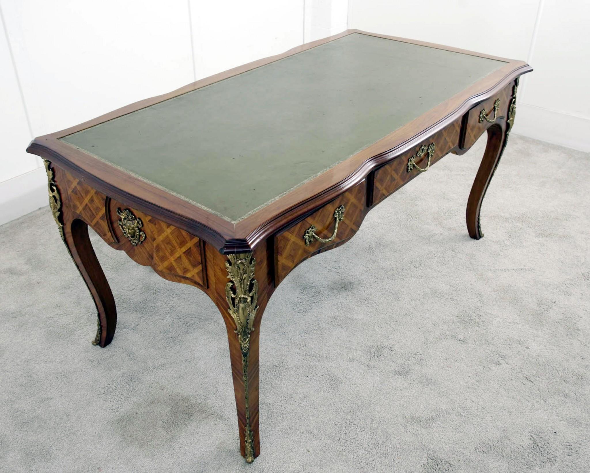 Scrivania francese Antique Plat Tavolo da scrittura in parquet Napoleone III in vendita 1