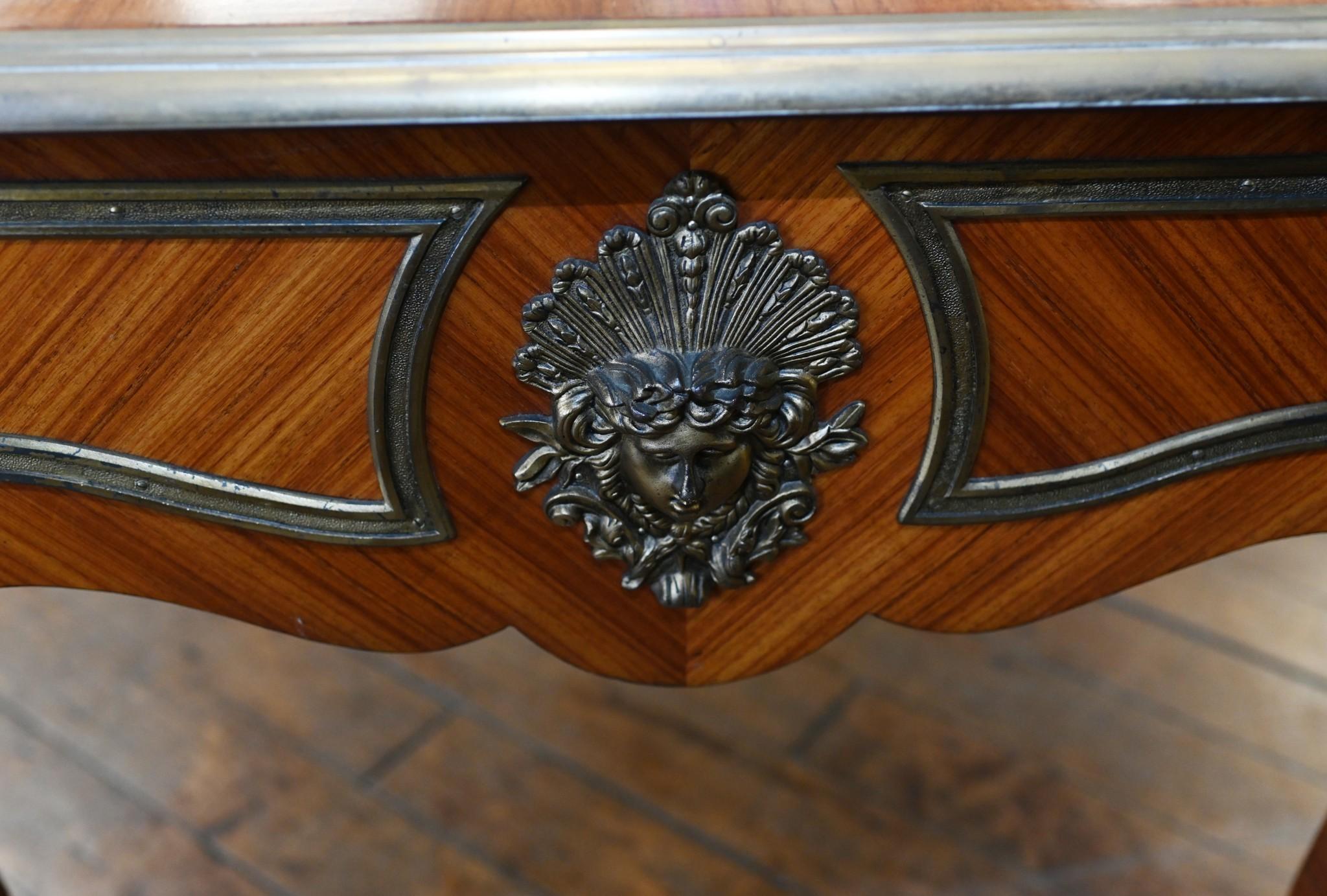 Französischer Bureau Plat Schreibtisch Louis XVI.-Schreibtisch im Zustand „Gut“ im Angebot in Potters Bar, GB