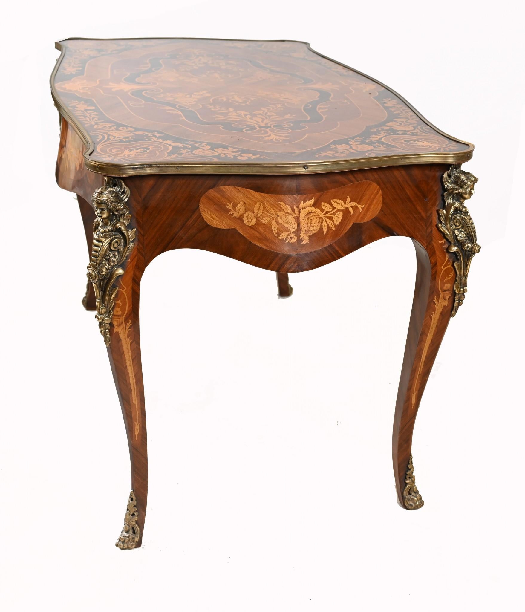 Legno Scrivania francese Plat Luigi XVI Intarsio di tarsia in vendita