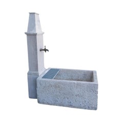 Fontana da parete in pietra calcarea Antique French Burgundy