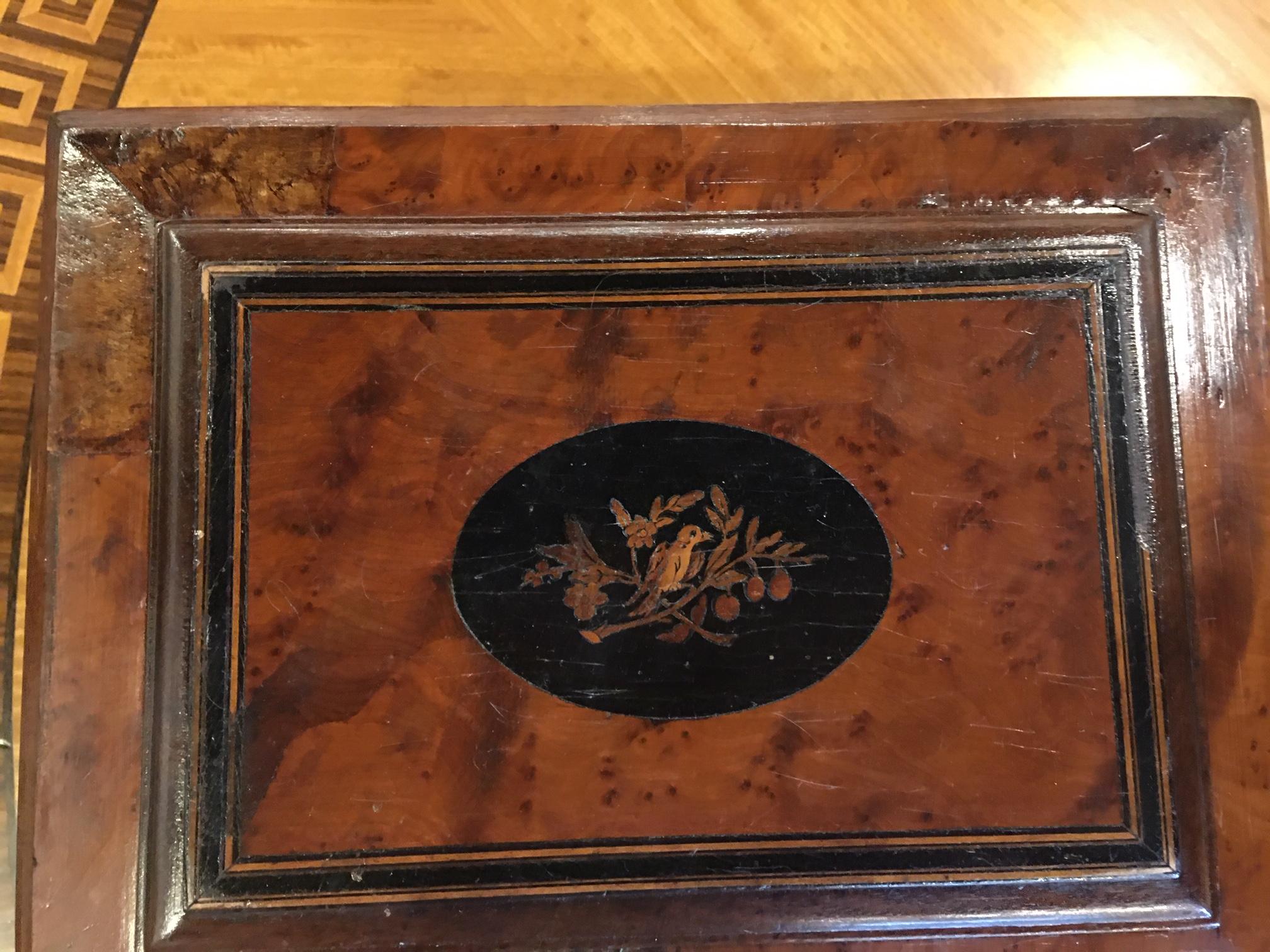 French Burl Walnut and Decorative Inlay Jewelry Box, 19th Century For Sale 5
