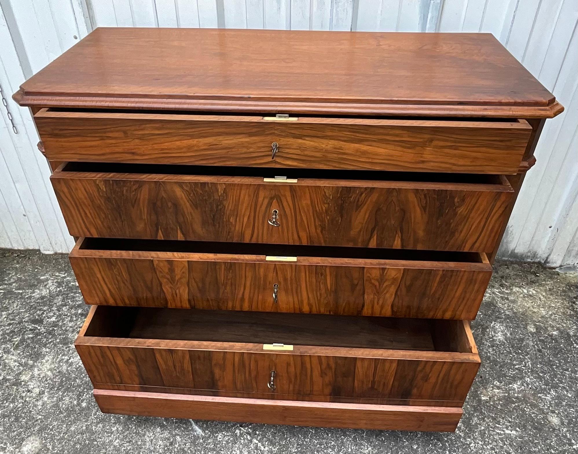 Nutwood French chest of drawers Louis Philippe Ronce De Noyer Late 19th For Sale