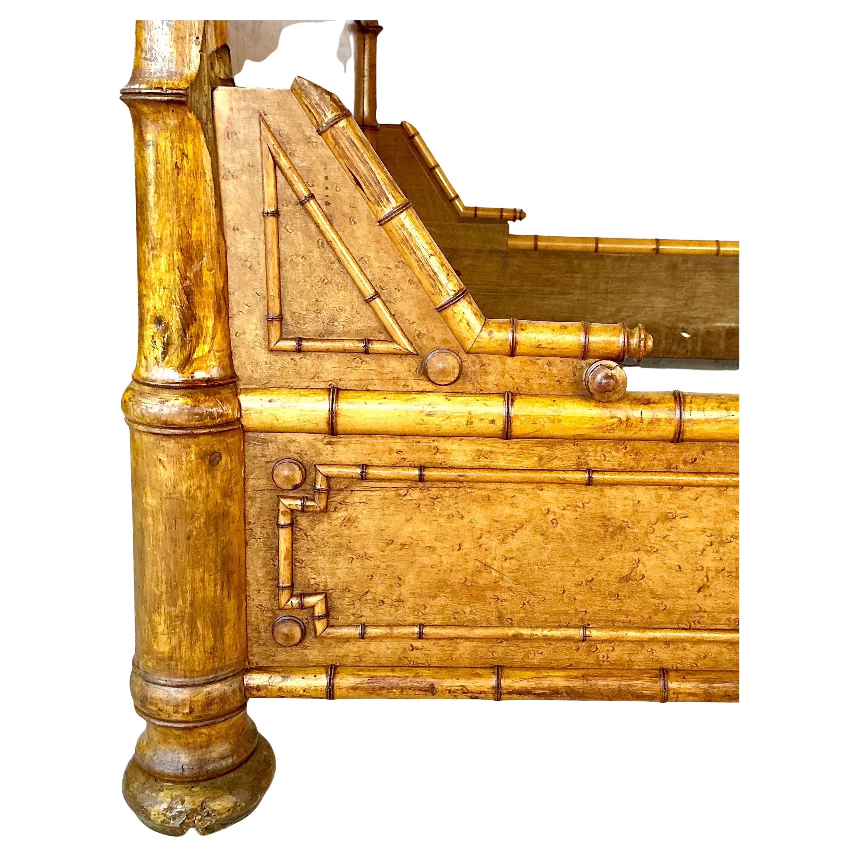 XIX secolo Letto francese in radica e finto bambù di Maison Krieger in vendita