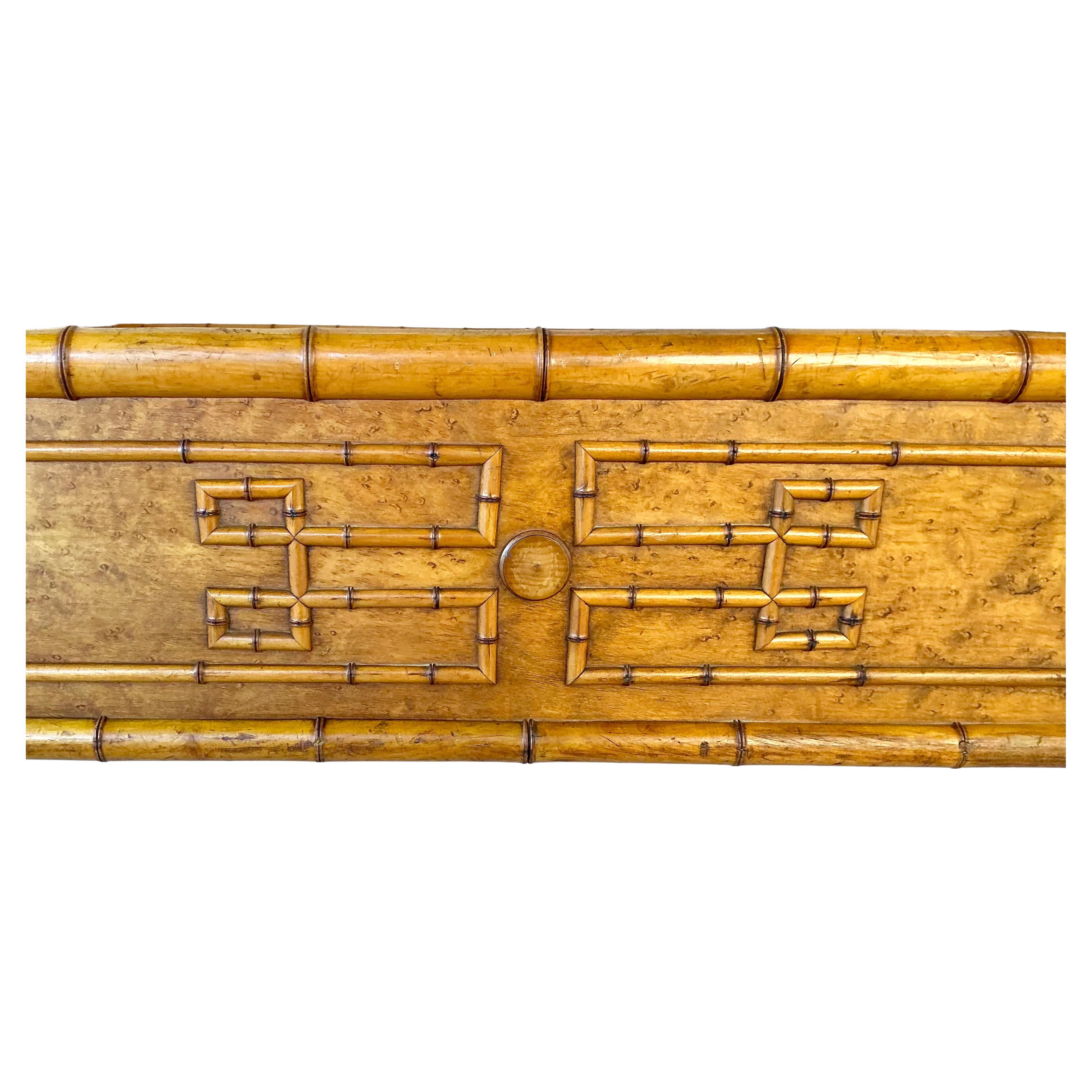 Finto bambù Letto francese in radica e finto bambù di Maison Krieger in vendita