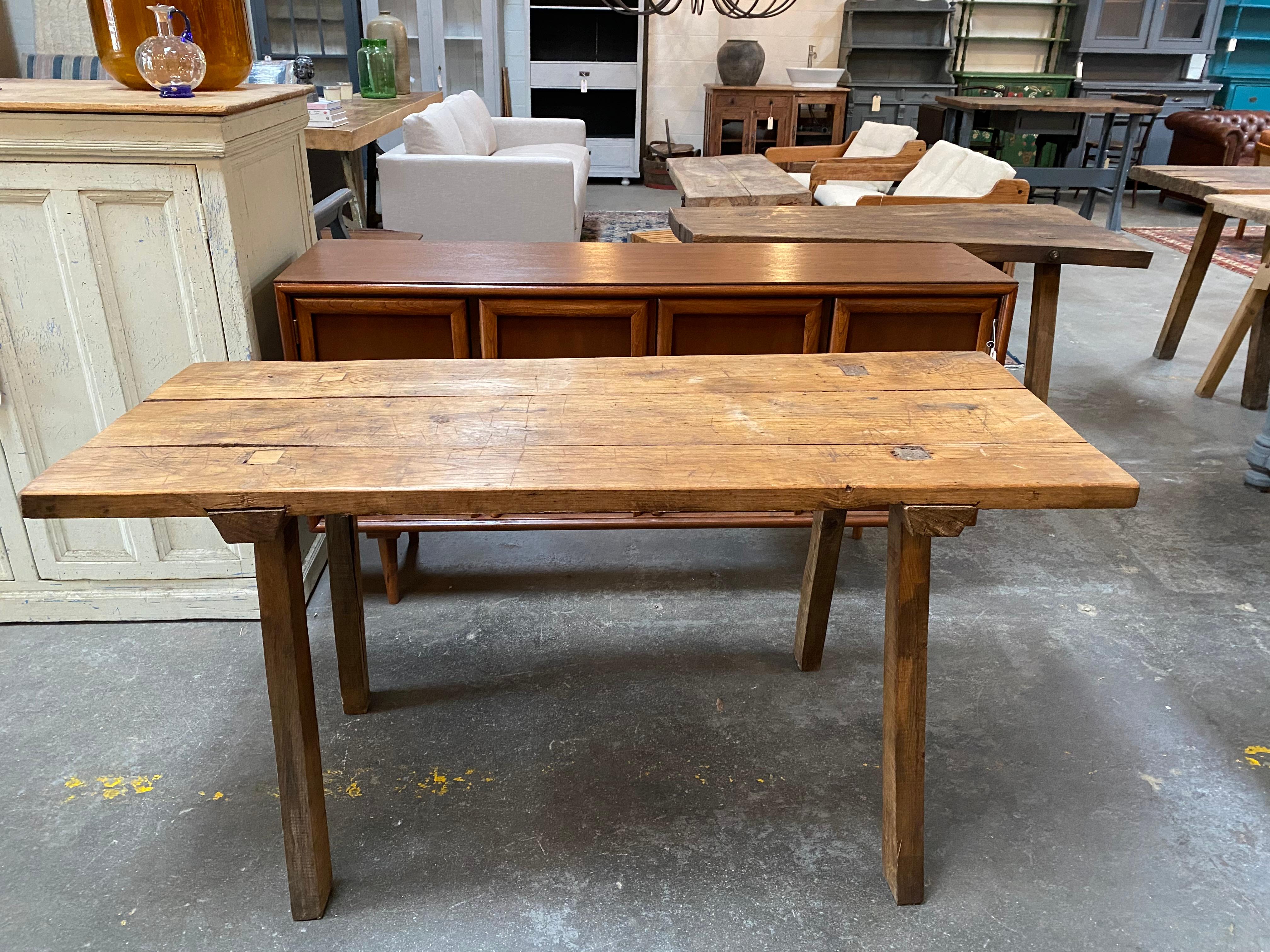 This French Butcher block table is in great sturdy condition and has a beautiful original finish. The table is very level and well made and would make a fantastic addition to a multitude of different rooms.
