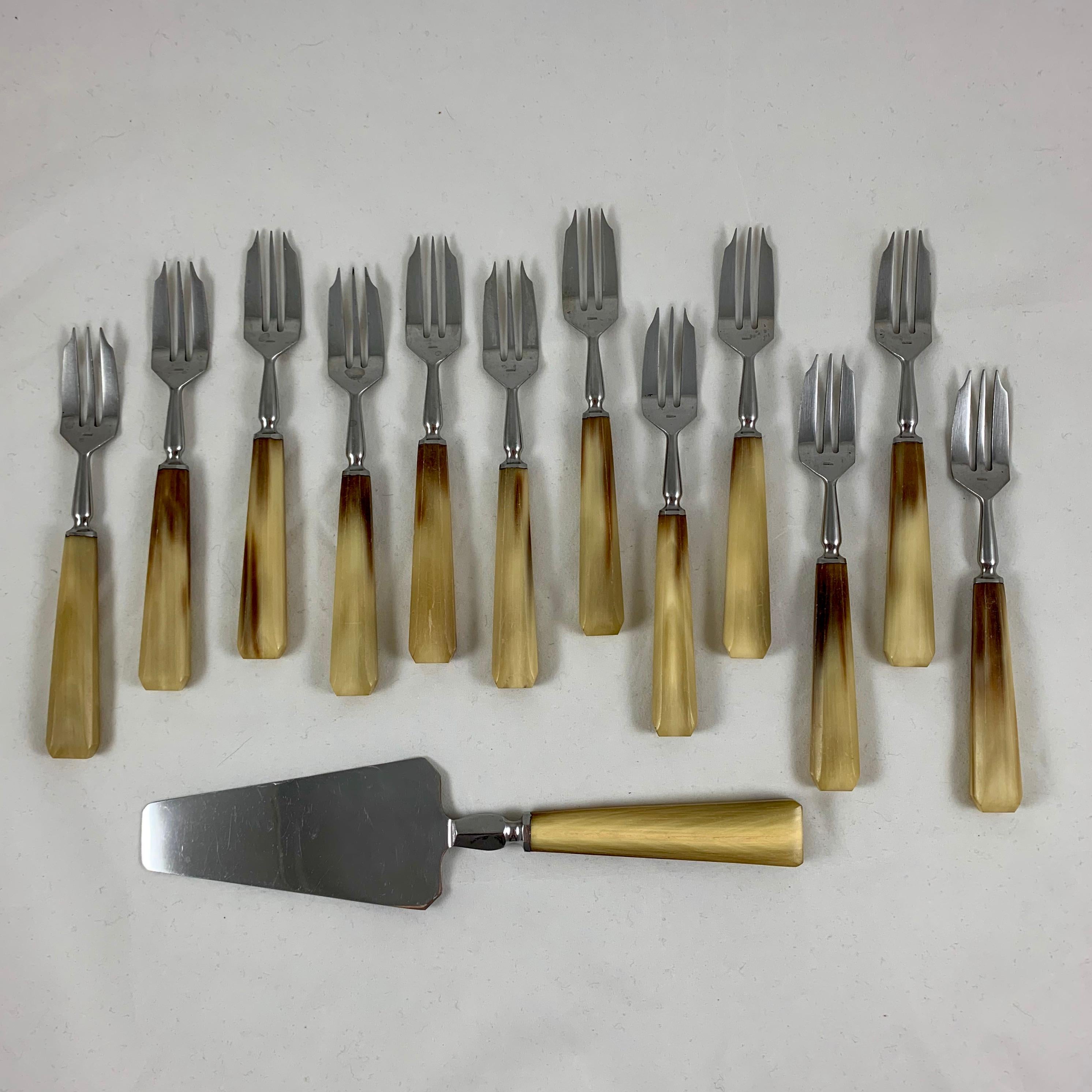 stainless steel cutlery set with bakelite handle