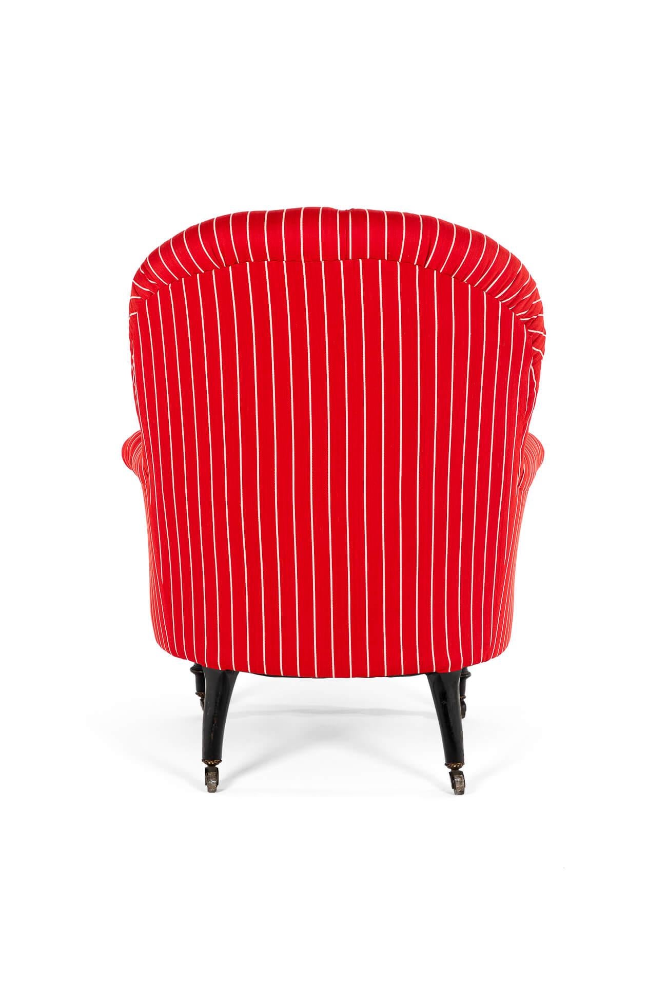 Sillón francés con respaldo de botones y rayas rojas Hecho a mano en venta