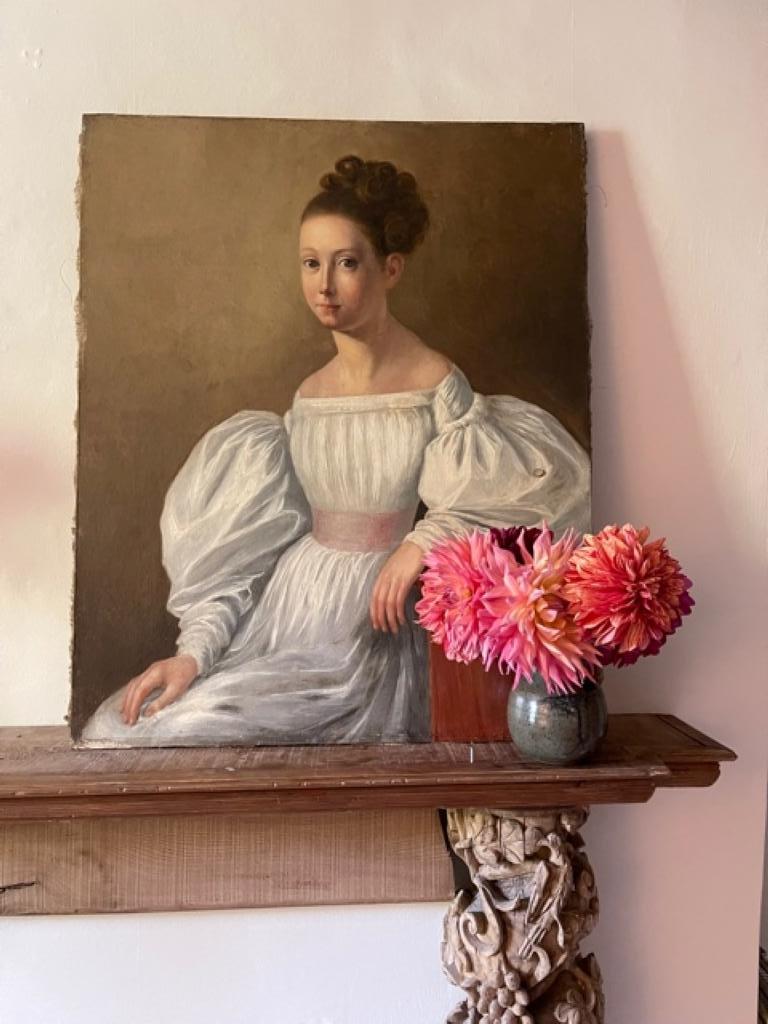 c.1800 FRENCH OIL PAINTING - PORTRAIT OF ARISTOCRATIC YOUNG LADY IN DRESS - Painting by French c.1800