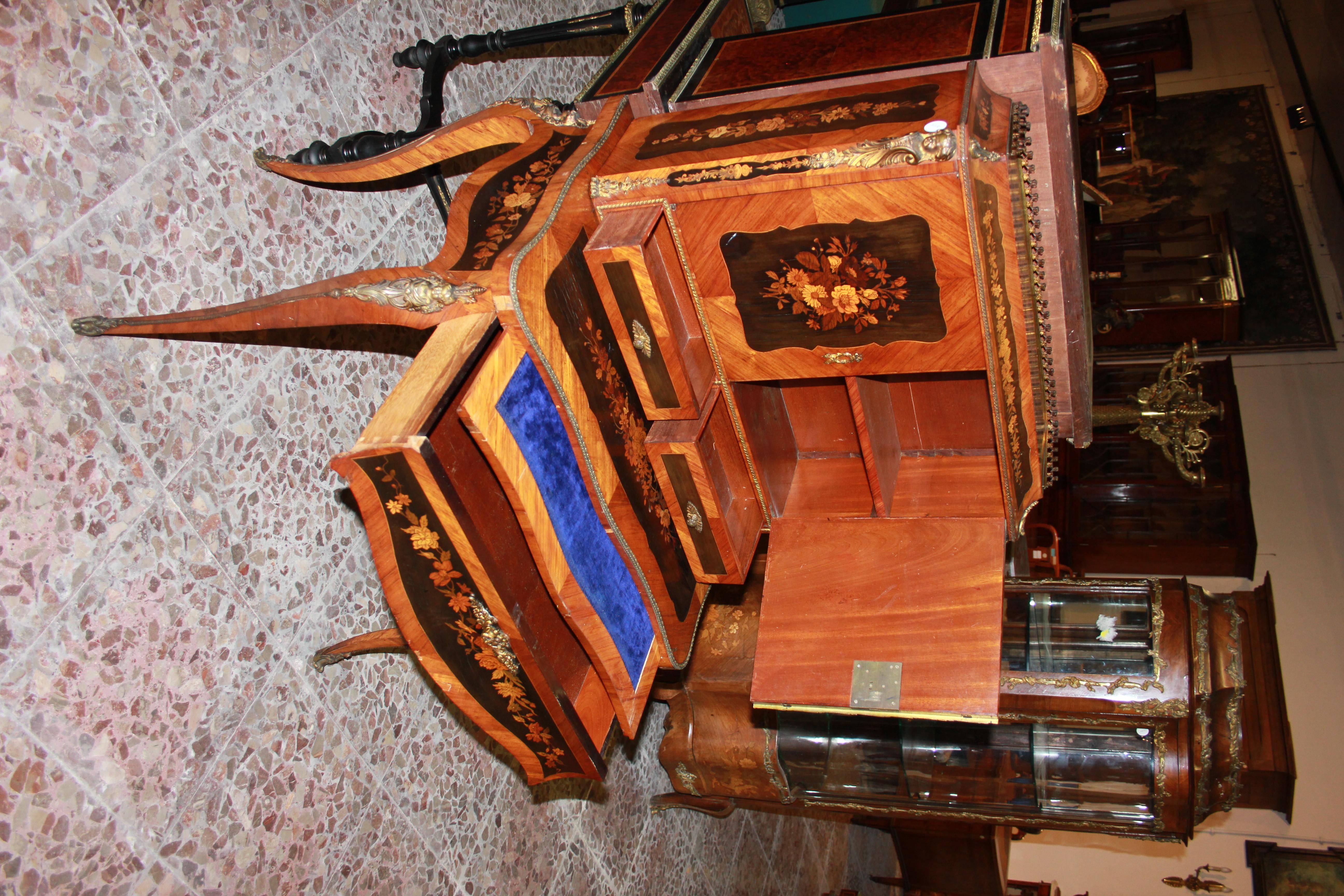 French cabinet from the first half of the 1800s, richly inlaid in the Louis XV  For Sale 2