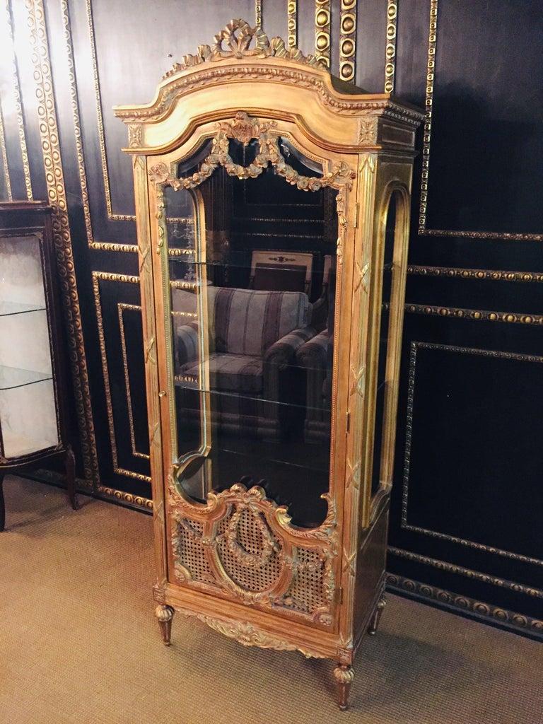 French Vitrine / cupboard in antique Louis XVI Style beech hand carved For Sale 5
