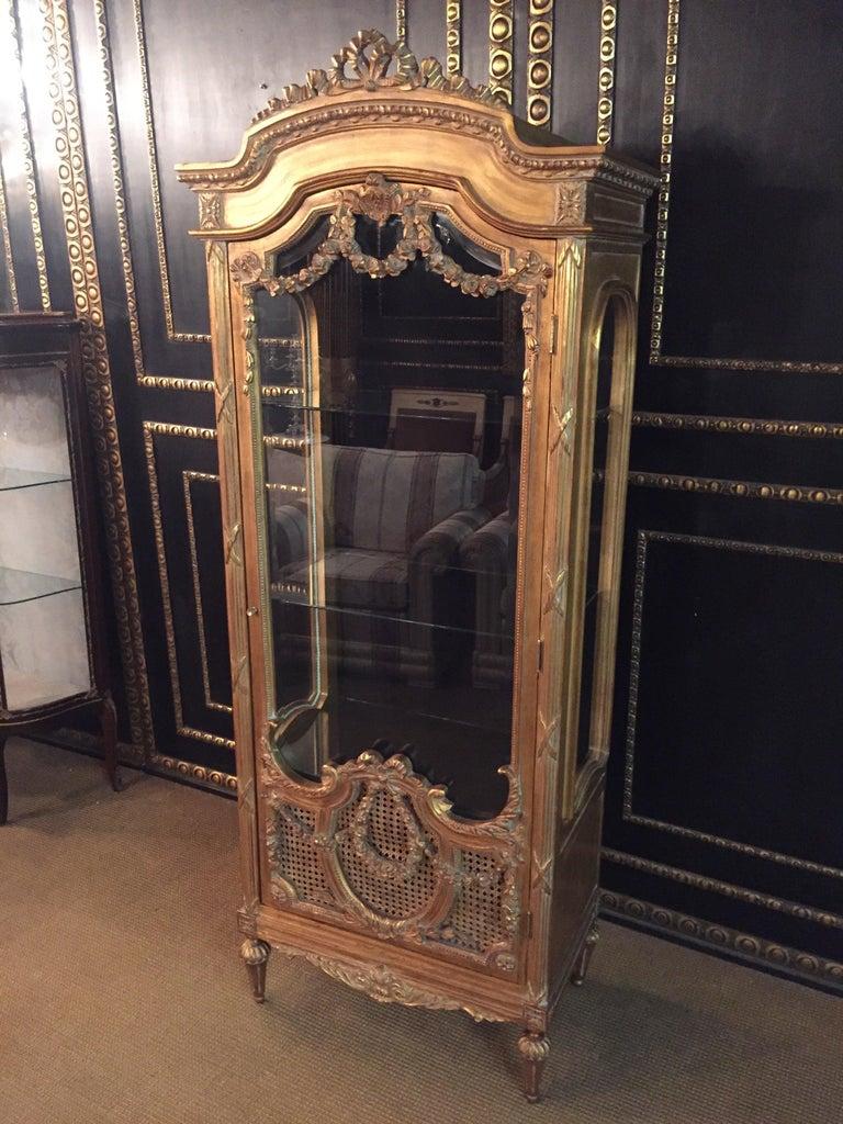 French Vitrine / cupboard in antique Louis XVI Style beech hand carved For Sale 6