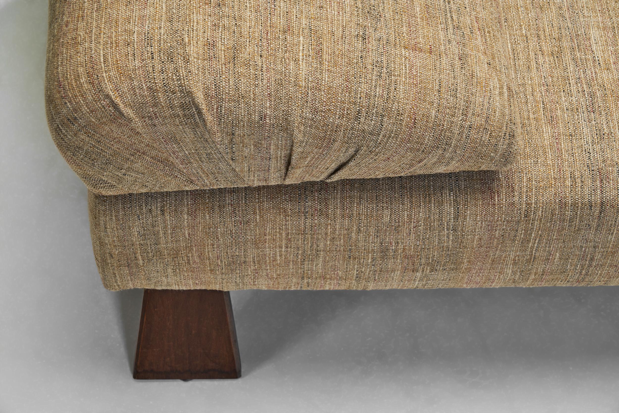 French Cabinetmaker Daybed with Geometric Legs, France 1940s For Sale 3