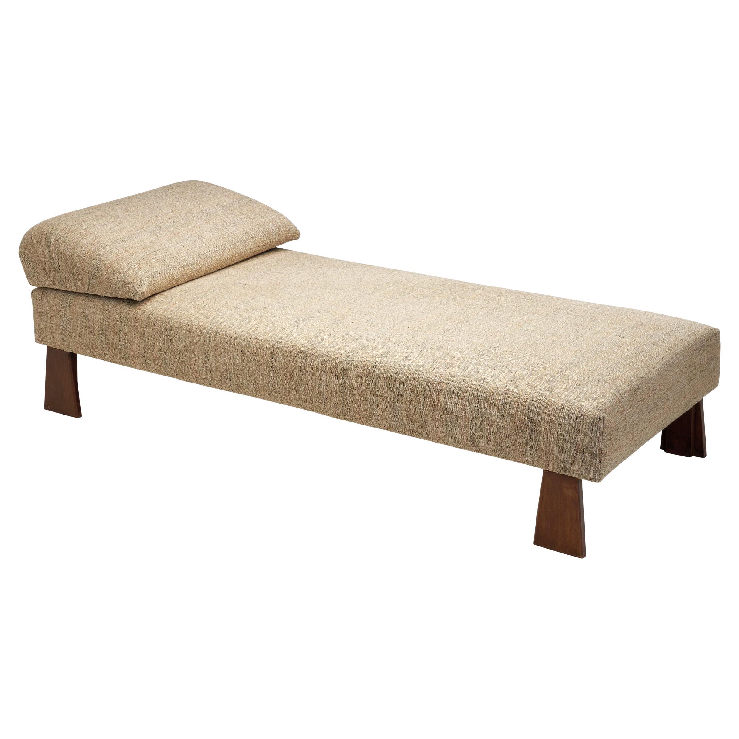 French Cabinetmaker Daybed with Geometric Legs, France 1940s