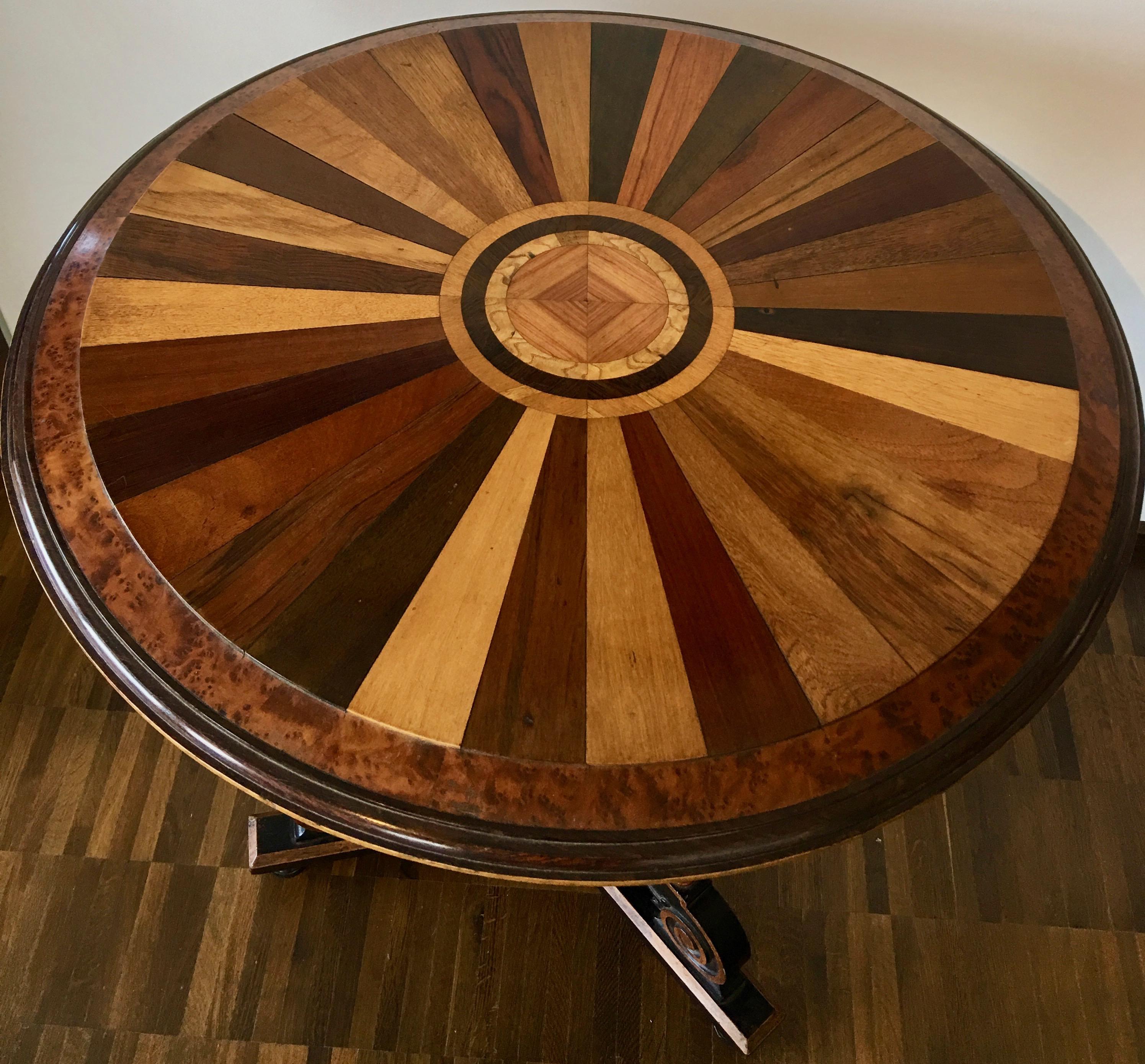 Runder Tisch des französischen Schreiners, zweite Hälfte des 19. Jahrhunderts im Angebot 5