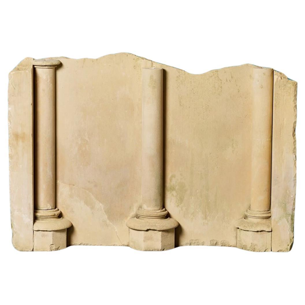 Fragment architectural français de la pierre de Caen en vente