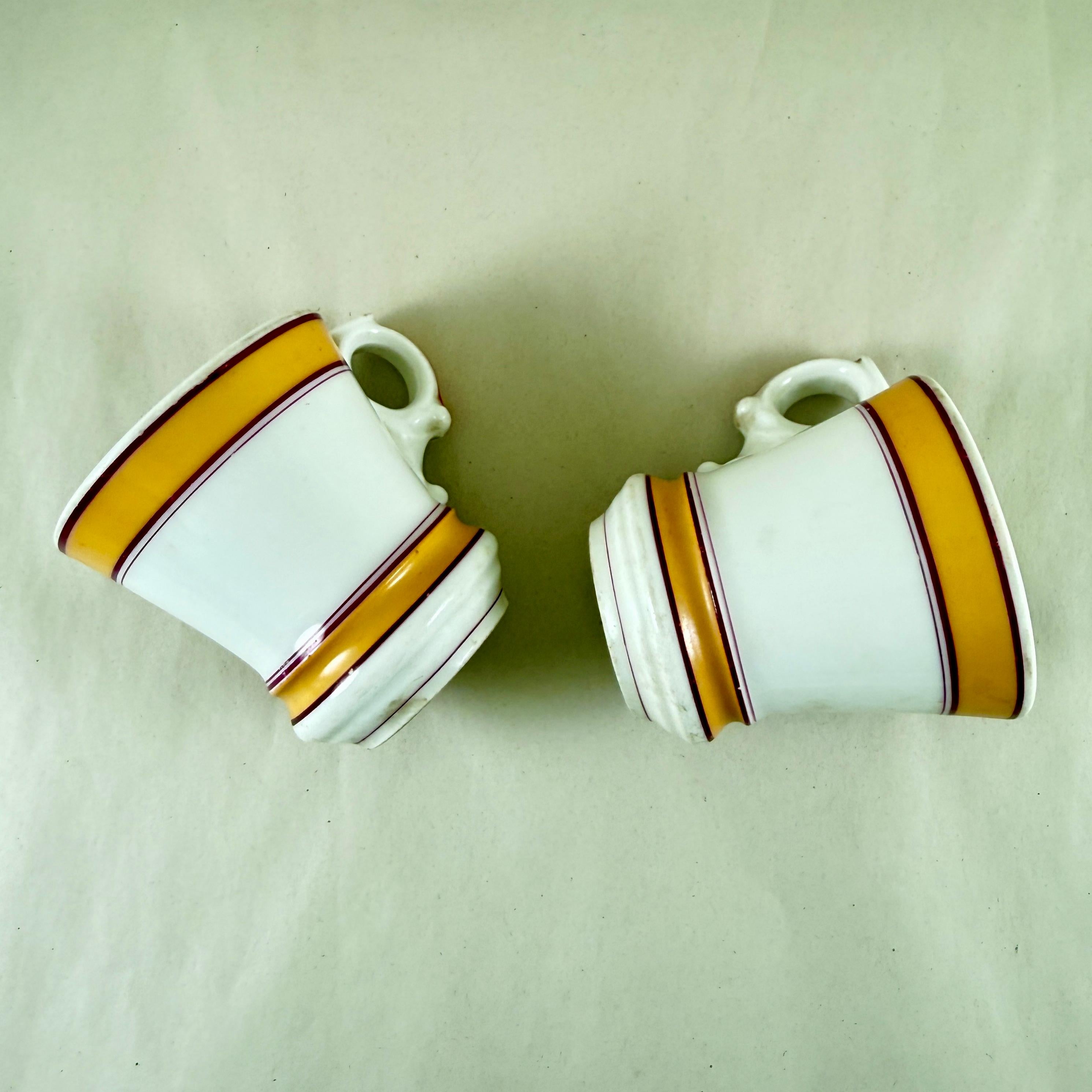 Französische Café Brûlot-Tassen, ein Paar (Porzellan) im Angebot