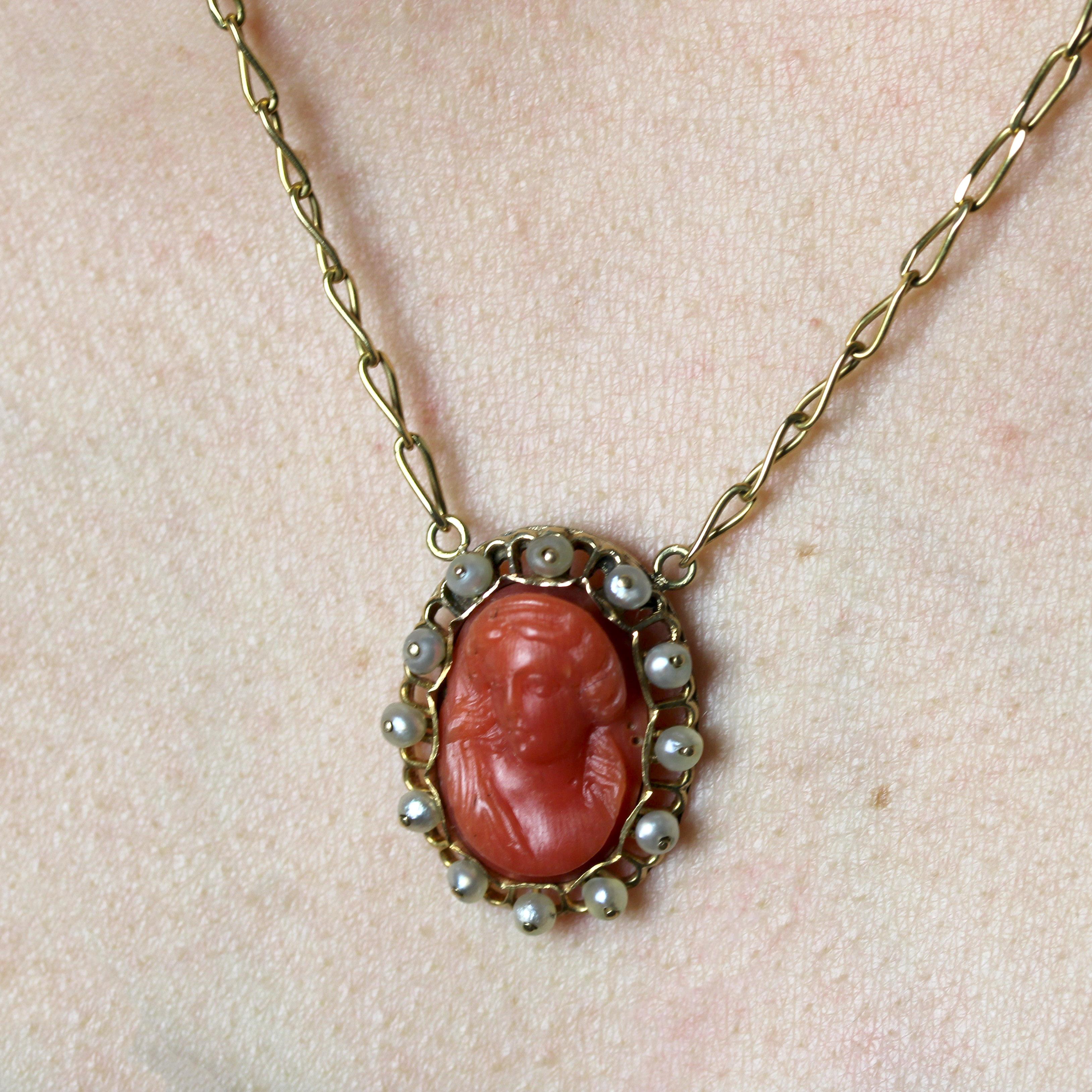 French Cameo Coral Fine Pearls 18 Karat Yellow Gold Pendant Necklace For Sale 4