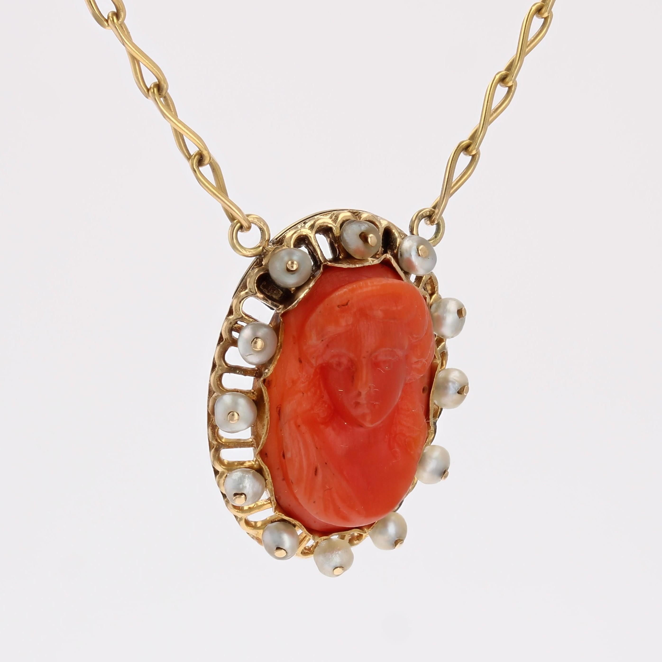 French Cameo Coral Fine Pearls 18 Karat Yellow Gold Pendant Necklace In Good Condition For Sale In Poitiers, FR